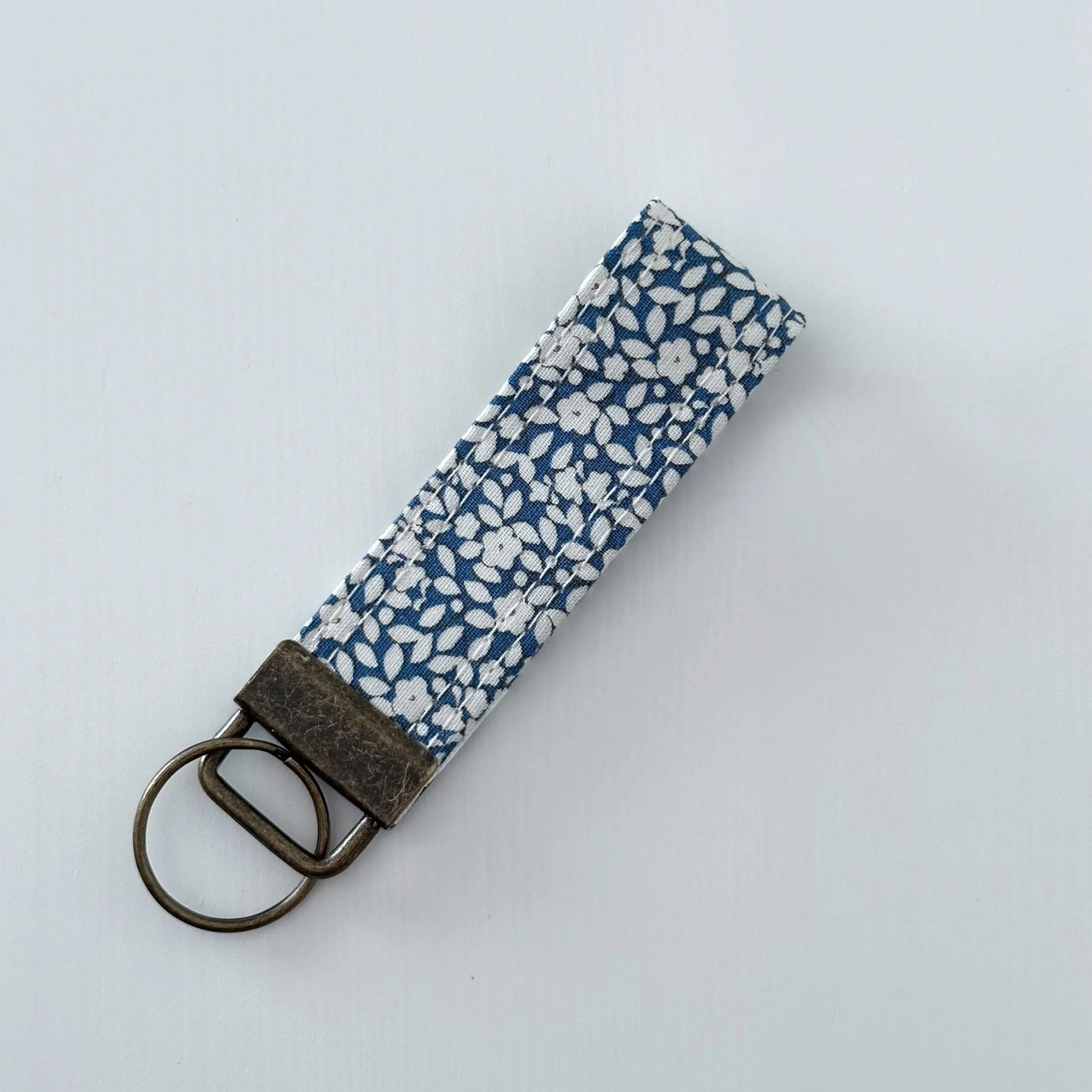 Summer Blues Key Fob, 3 Inch