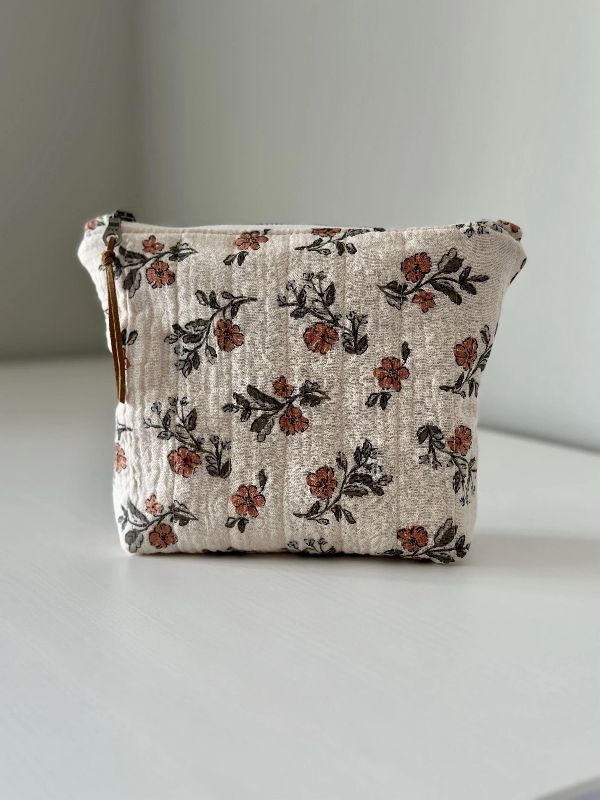 Flor de Tierra y Cielo Quilted Bag - Small