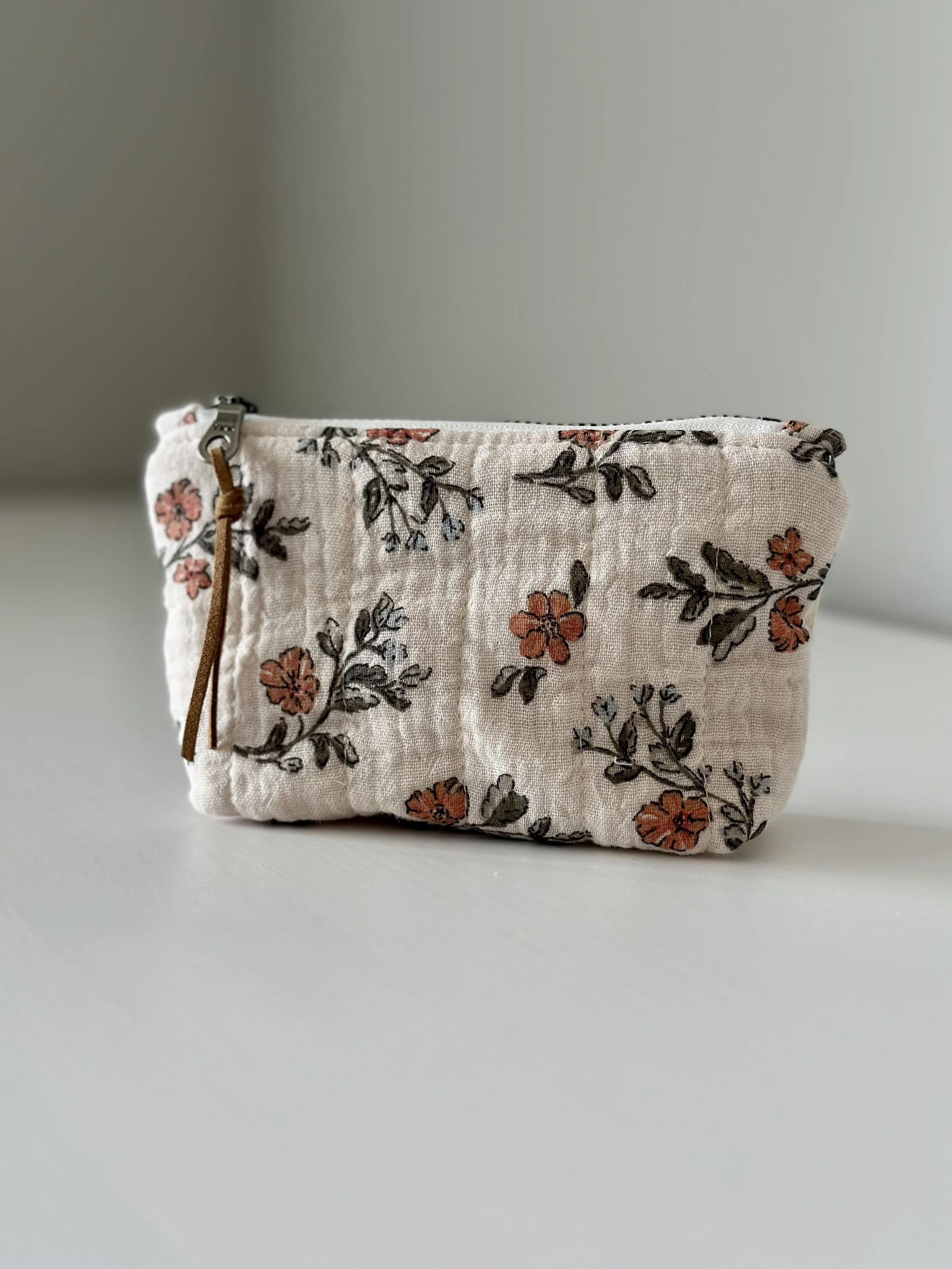 Flor de Tierra y Cielo Quilted Coin Pouch