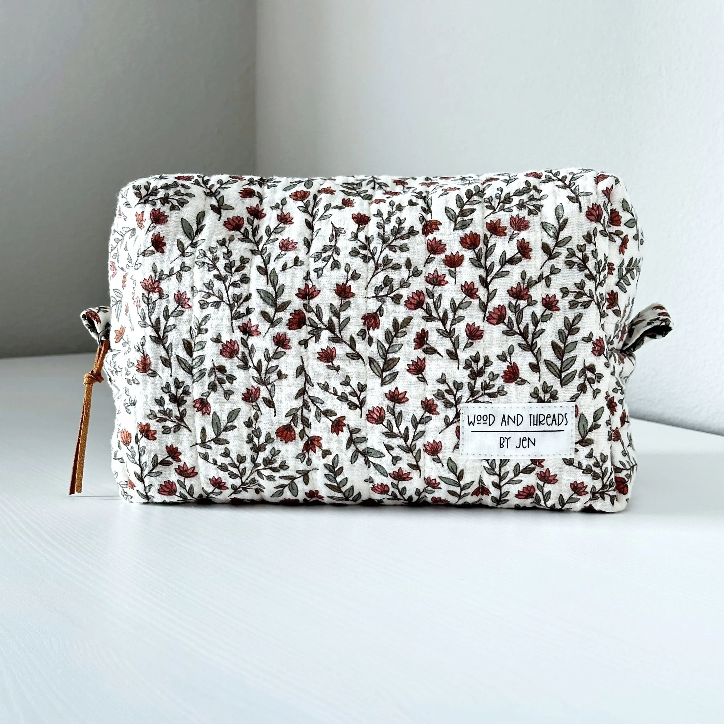 El Último Jardín Quilted Boxy Pouch - Medium