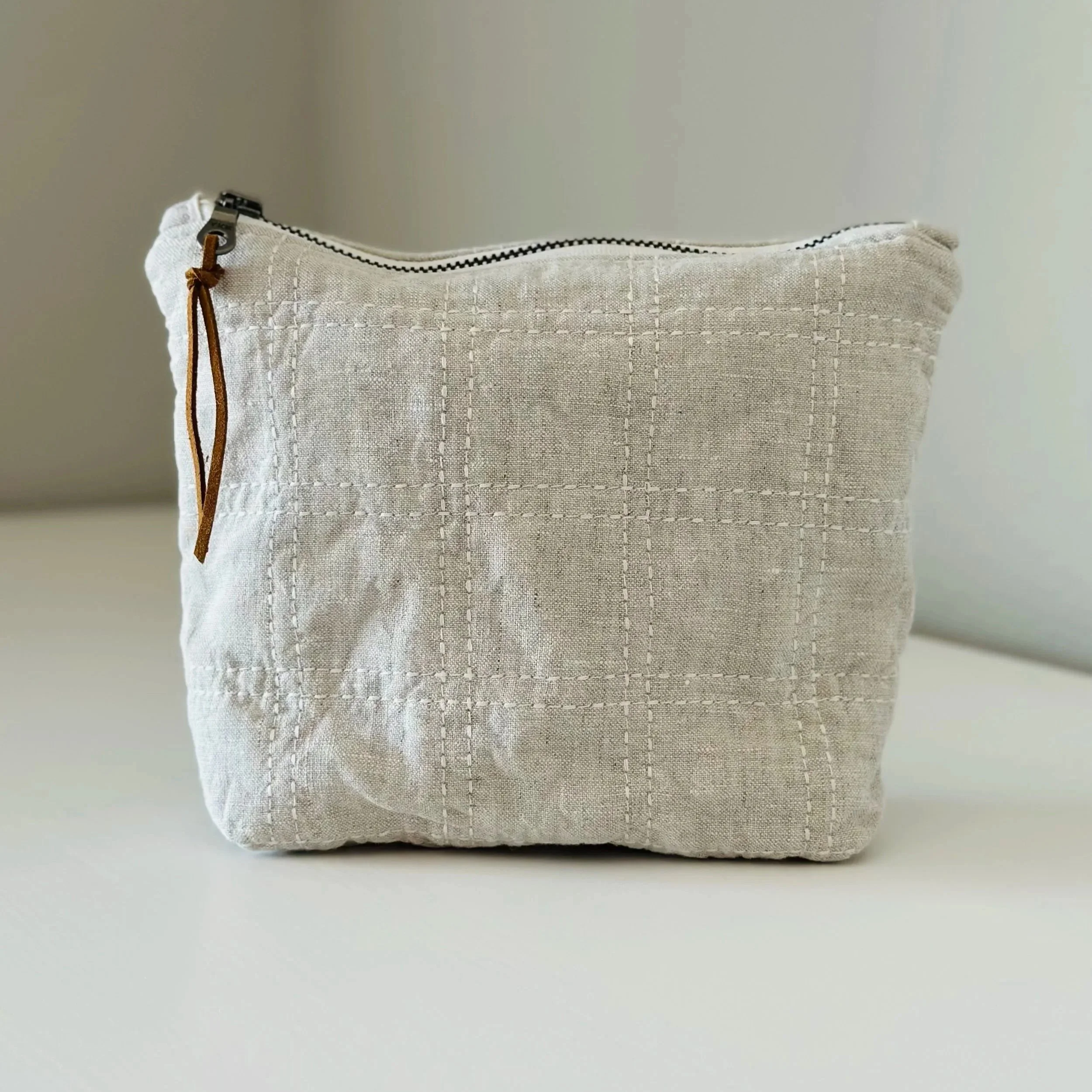 Oat Quilted Linen Zipper Bag - Small