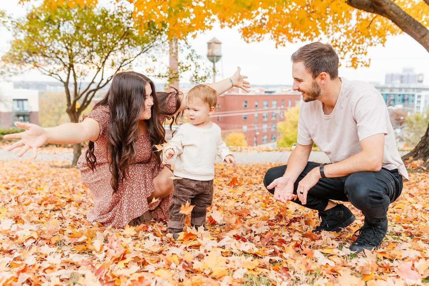 It&rsquo;s Fall Mini season! This year I am offering Fall Minis on November 9th and 10th! If you haven&rsquo;t scheduled yours yet, now is the time! There are limited spots still available! DM for more info!