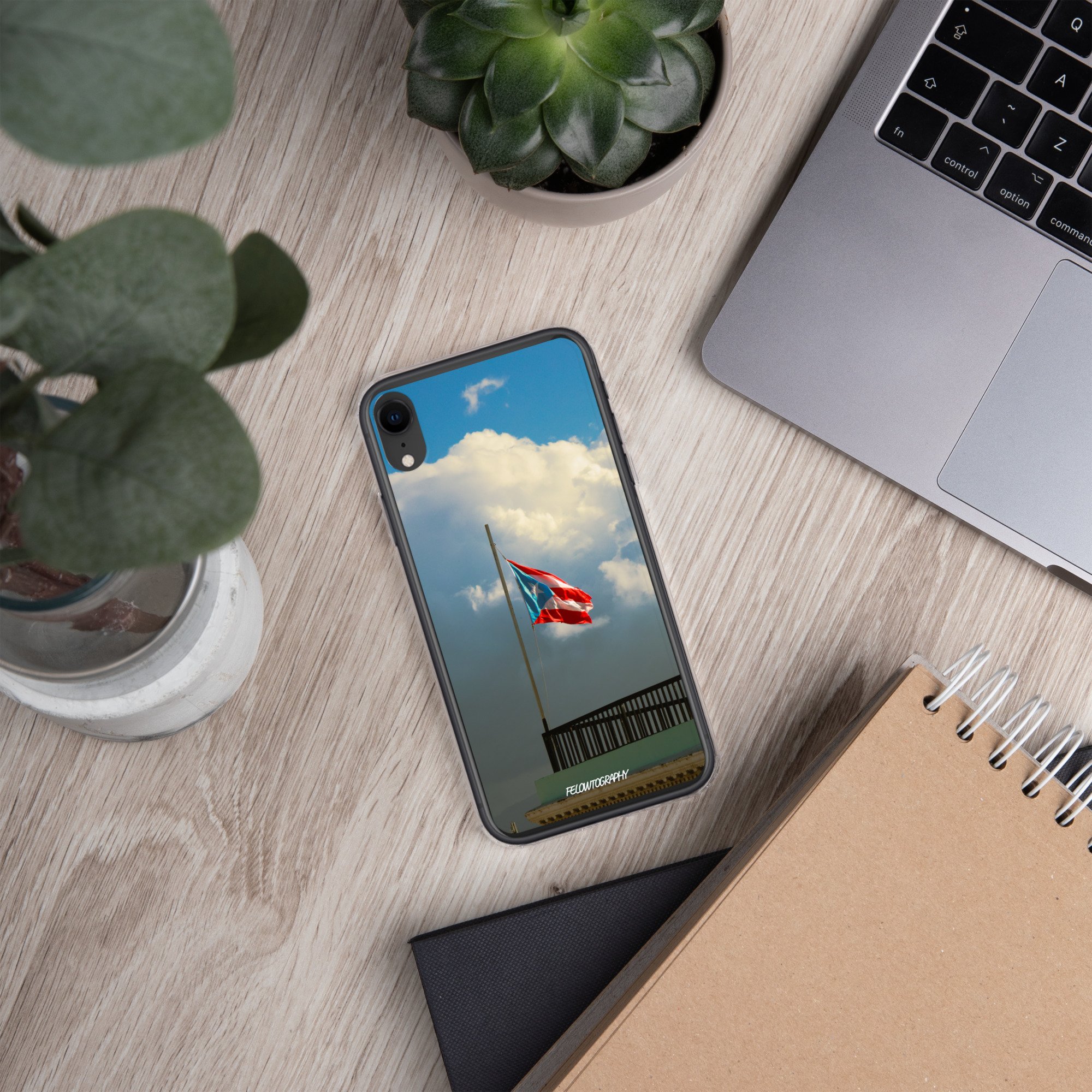 clear-case-for-iphone-iphone-xr-lifestyle-4-66975a4673b53.jpg