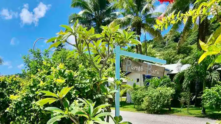 RUMAH BIRU