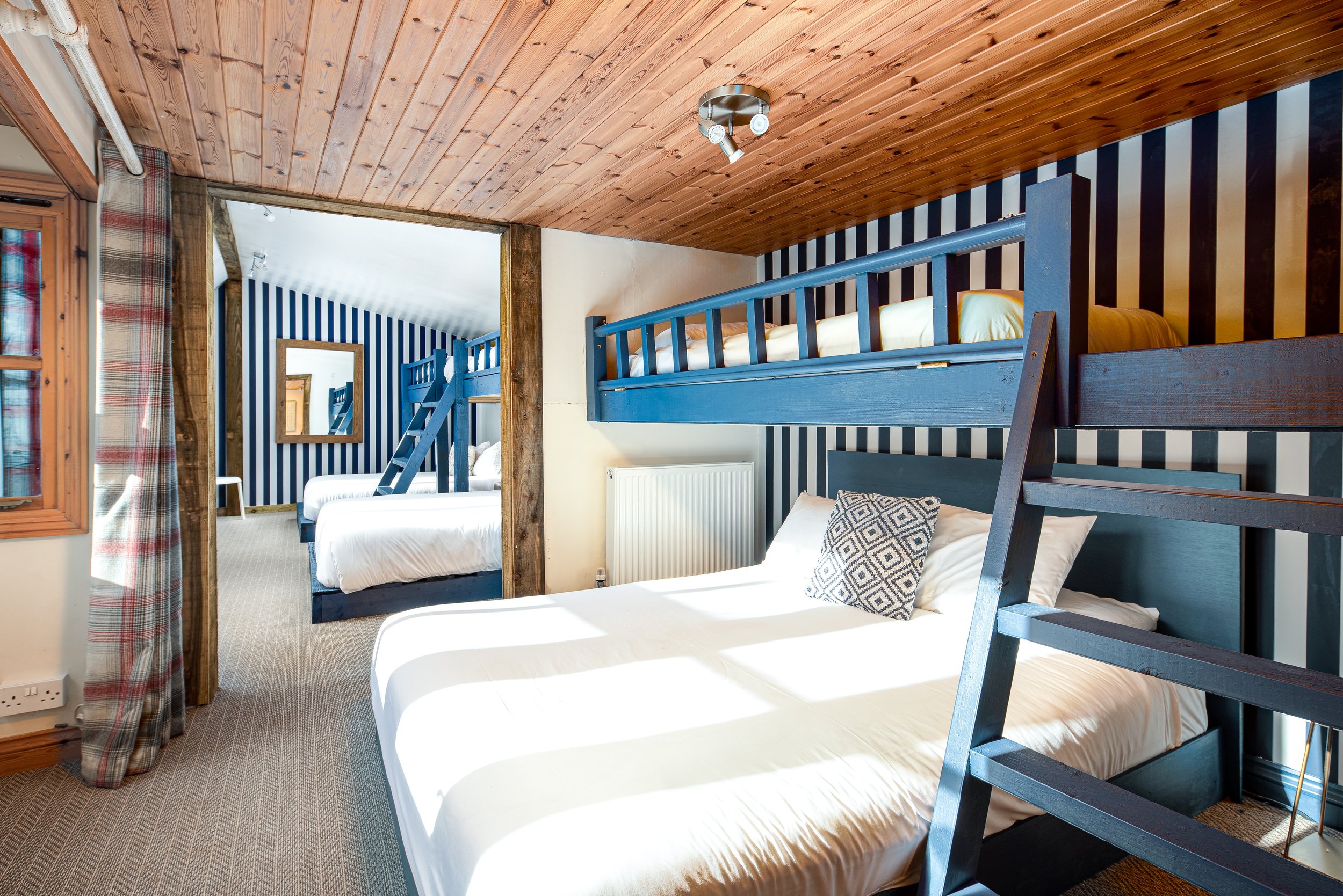 Bedroom3_1.jpg