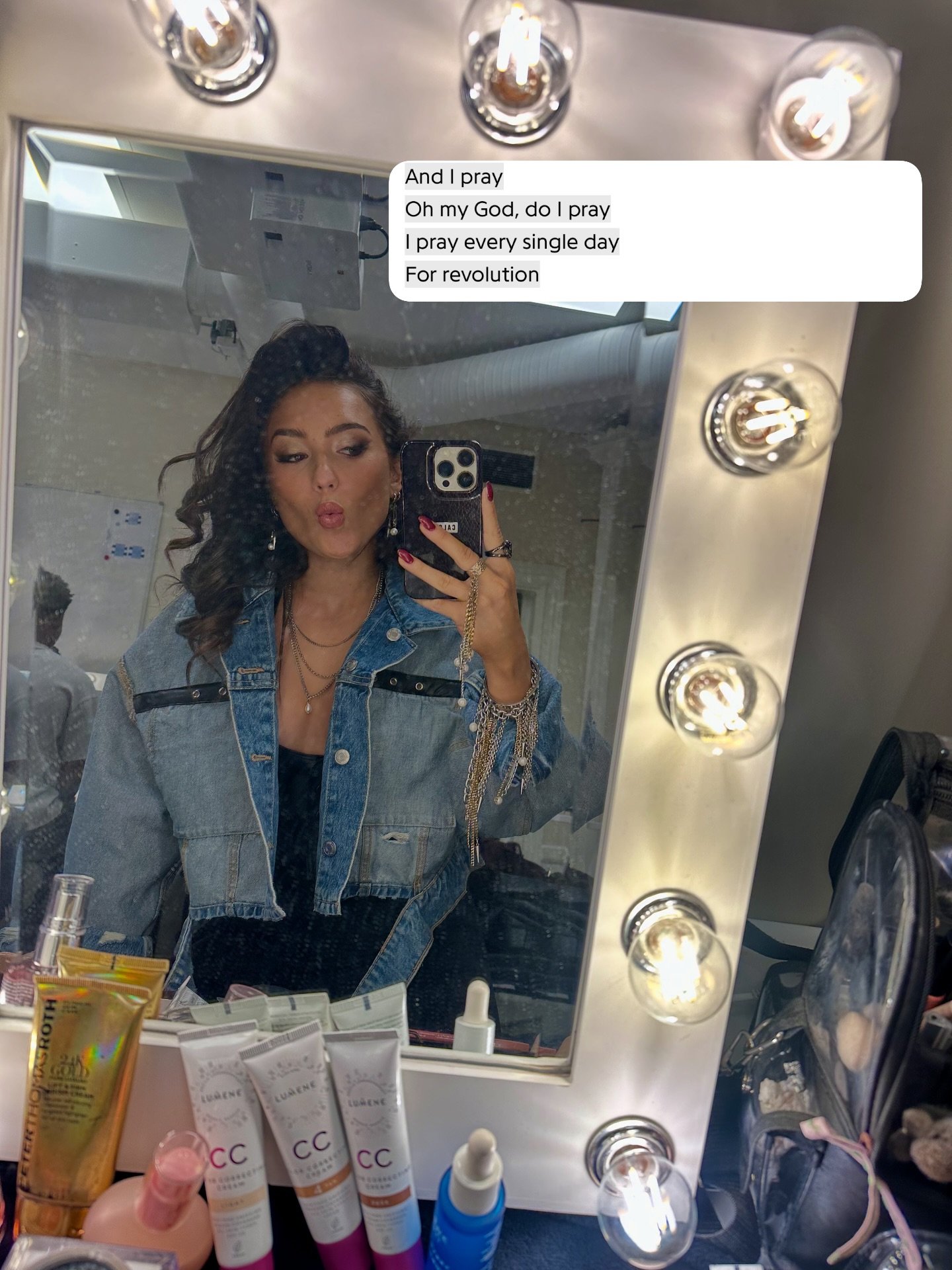 🩵🌃🪼💿☔️last pic is me right now 

tack till alla som kollade &amp; r&ouml;stade p&aring; l&ouml;rdag!!! means the 🌎 !  thank you @uipsweden for inviting us to the premiere of @wickedmovie it was incredible🔮

styling @monikakichau 💙
tailoring @z