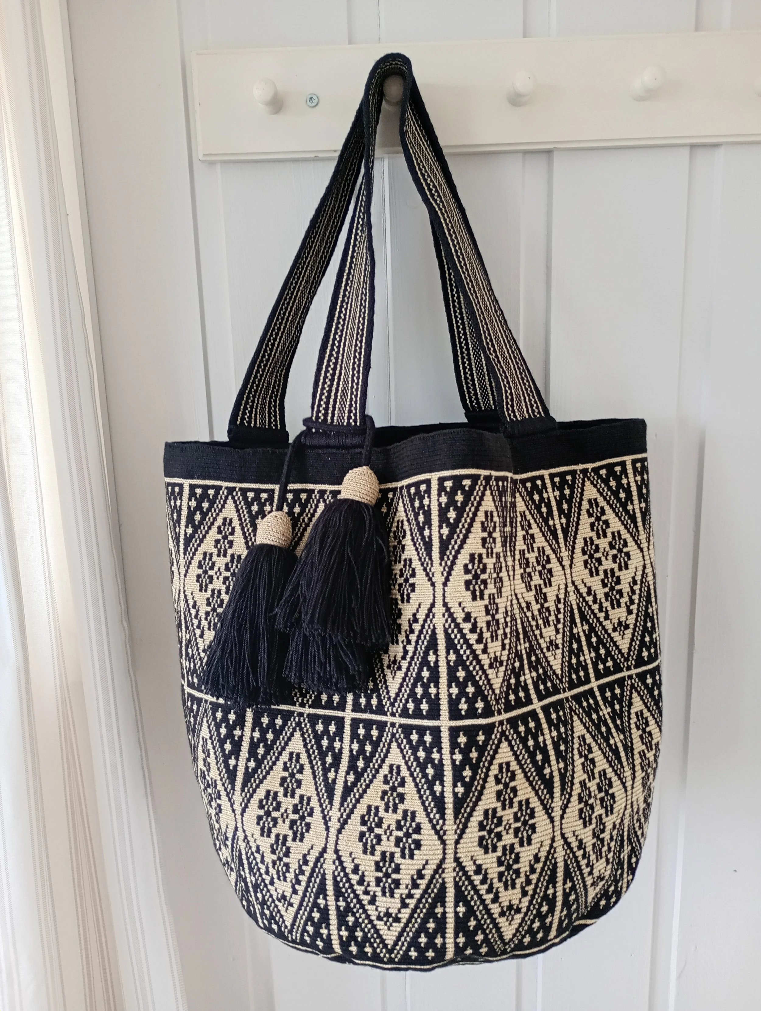 black tote 2.jpeg