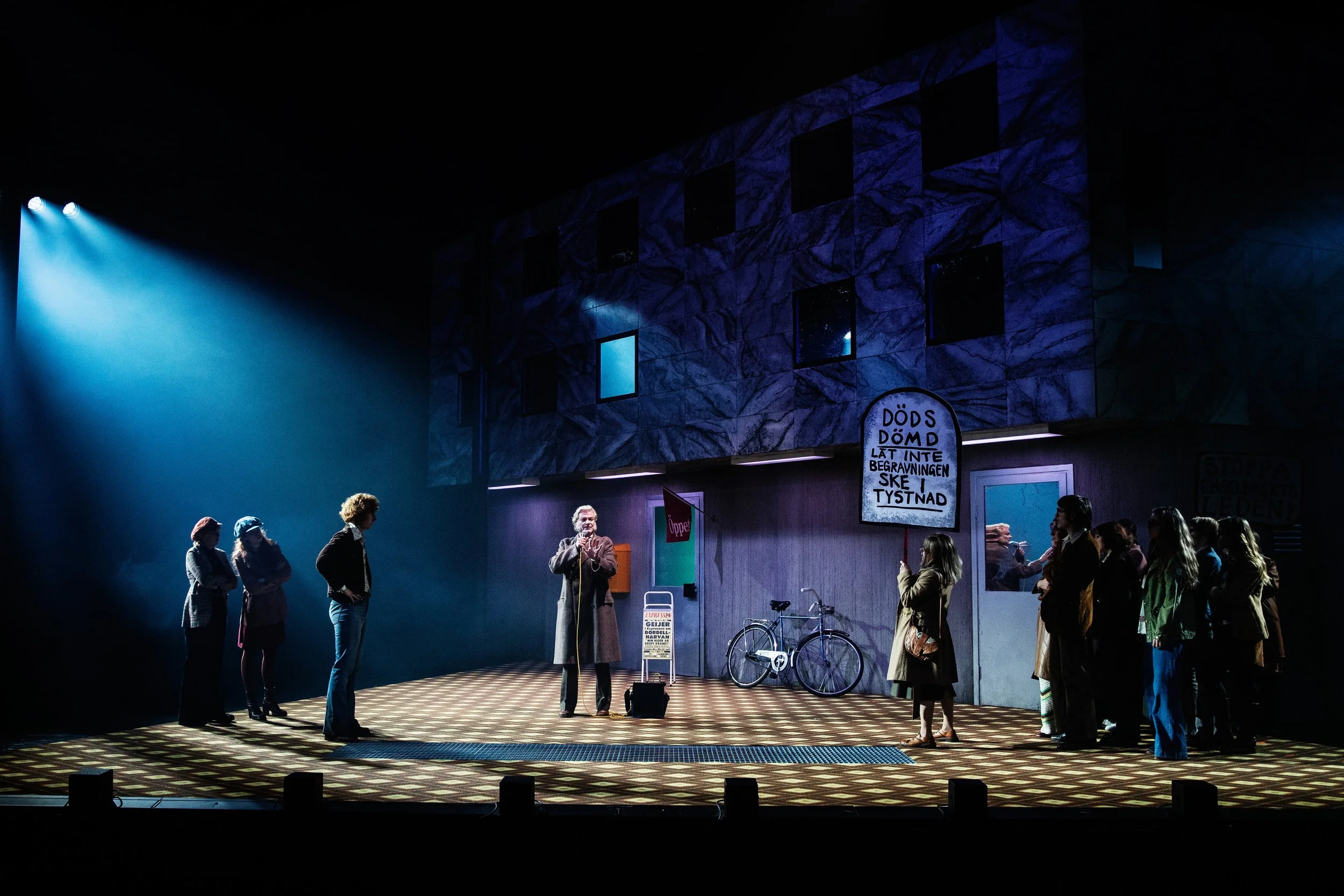 EMP_MST_Jekyll&Hyde_6295.jpg