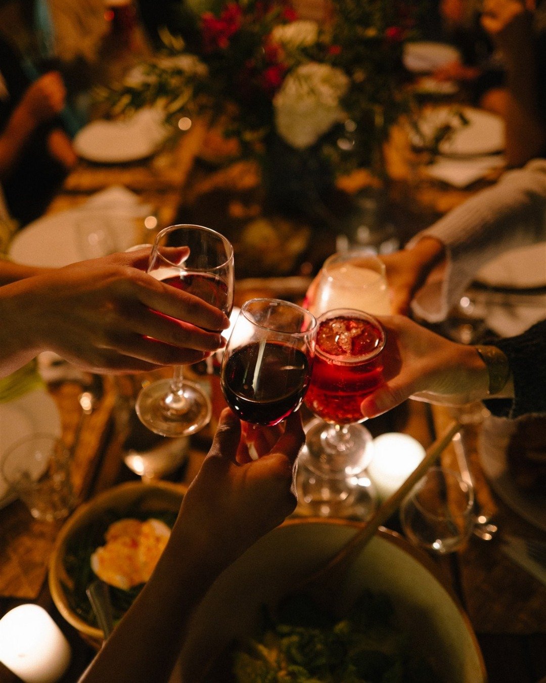 Still deciding where to spend New Year's Eve?

We have availability at the Domaine for the end of 2026, with eleven bedrooms, two drawing rooms with open fires and plenty of space to gather everyone together for a few days.

A long dinner, good wine,