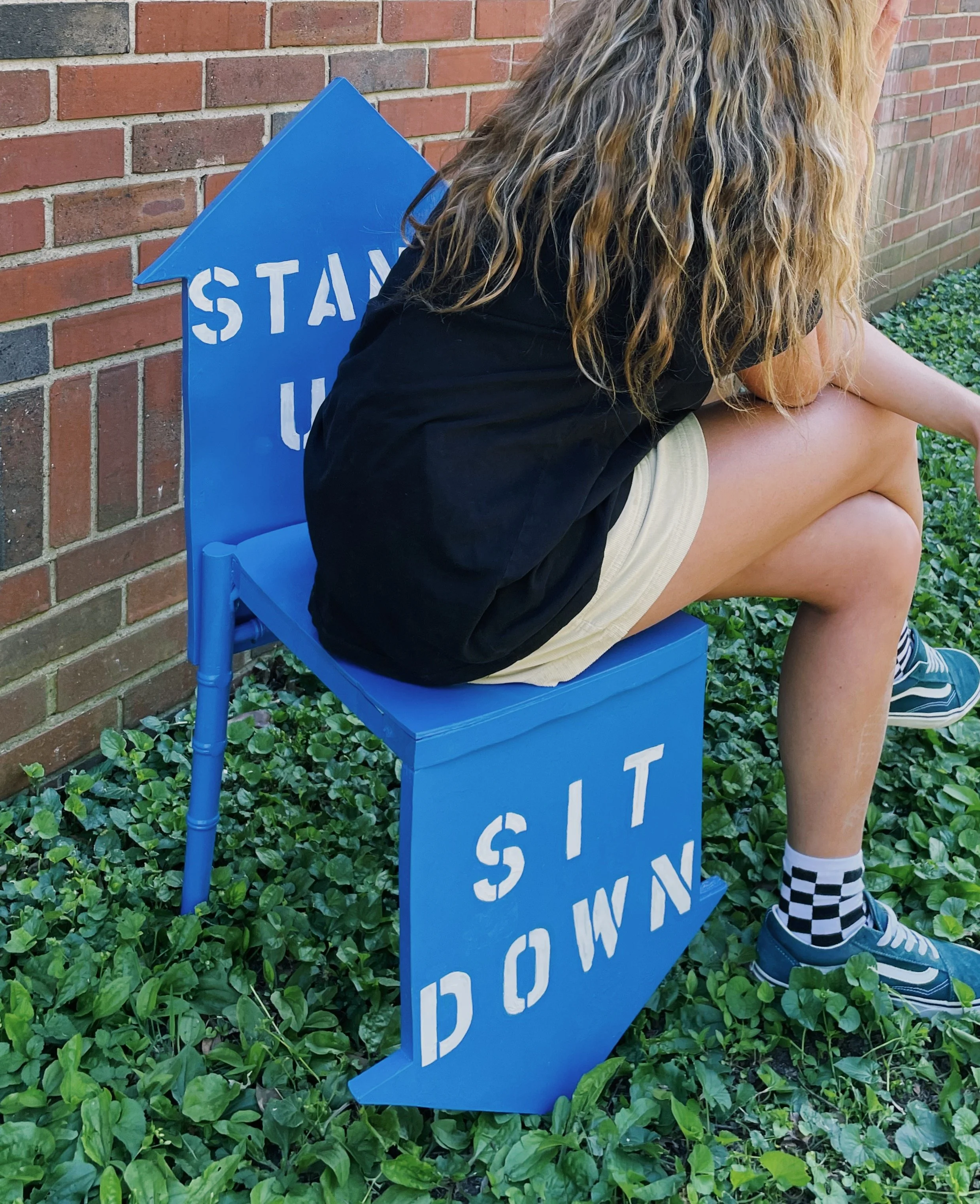 stand up sit down chair construction