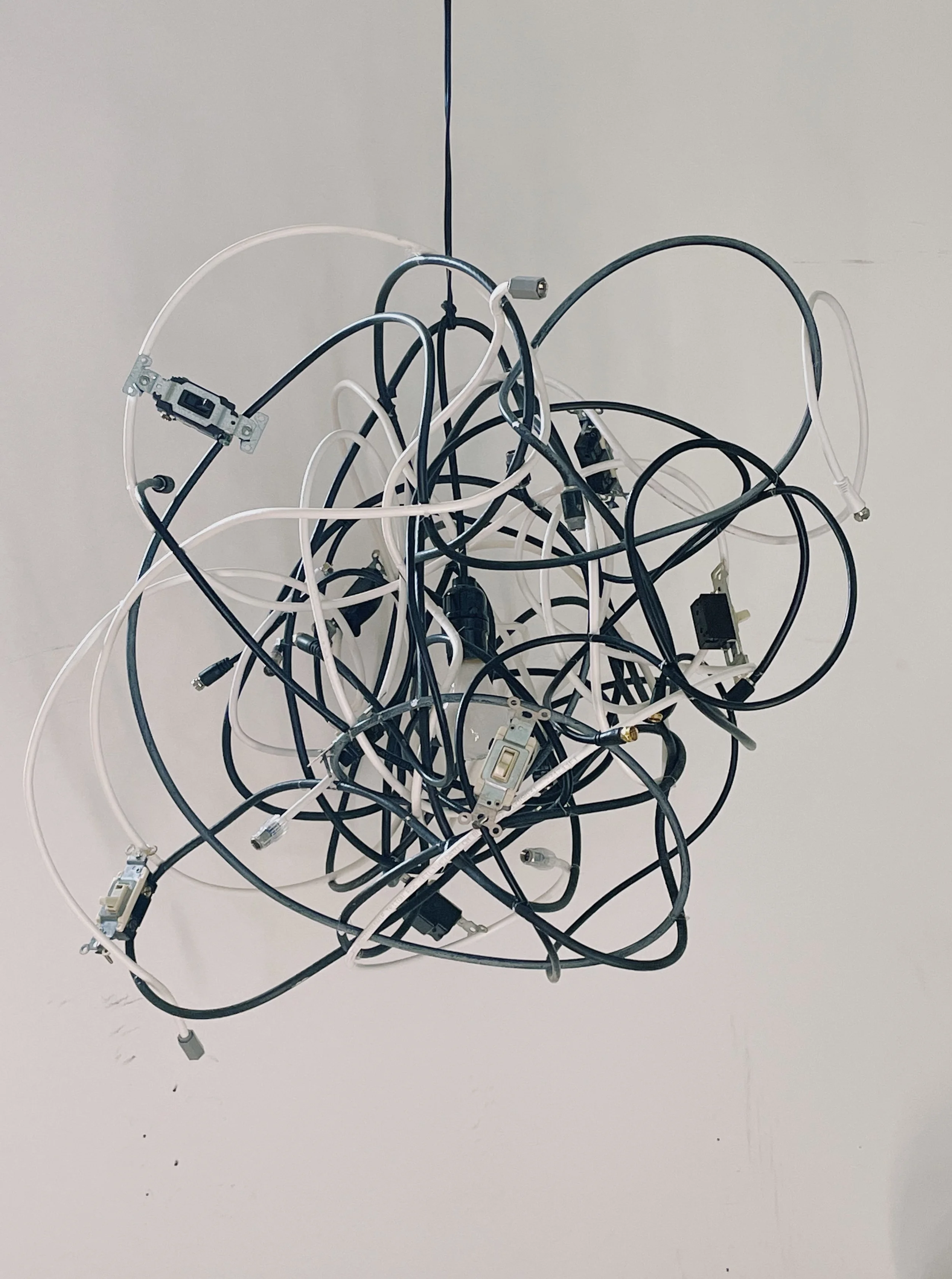 recycled wire chandelier (off)