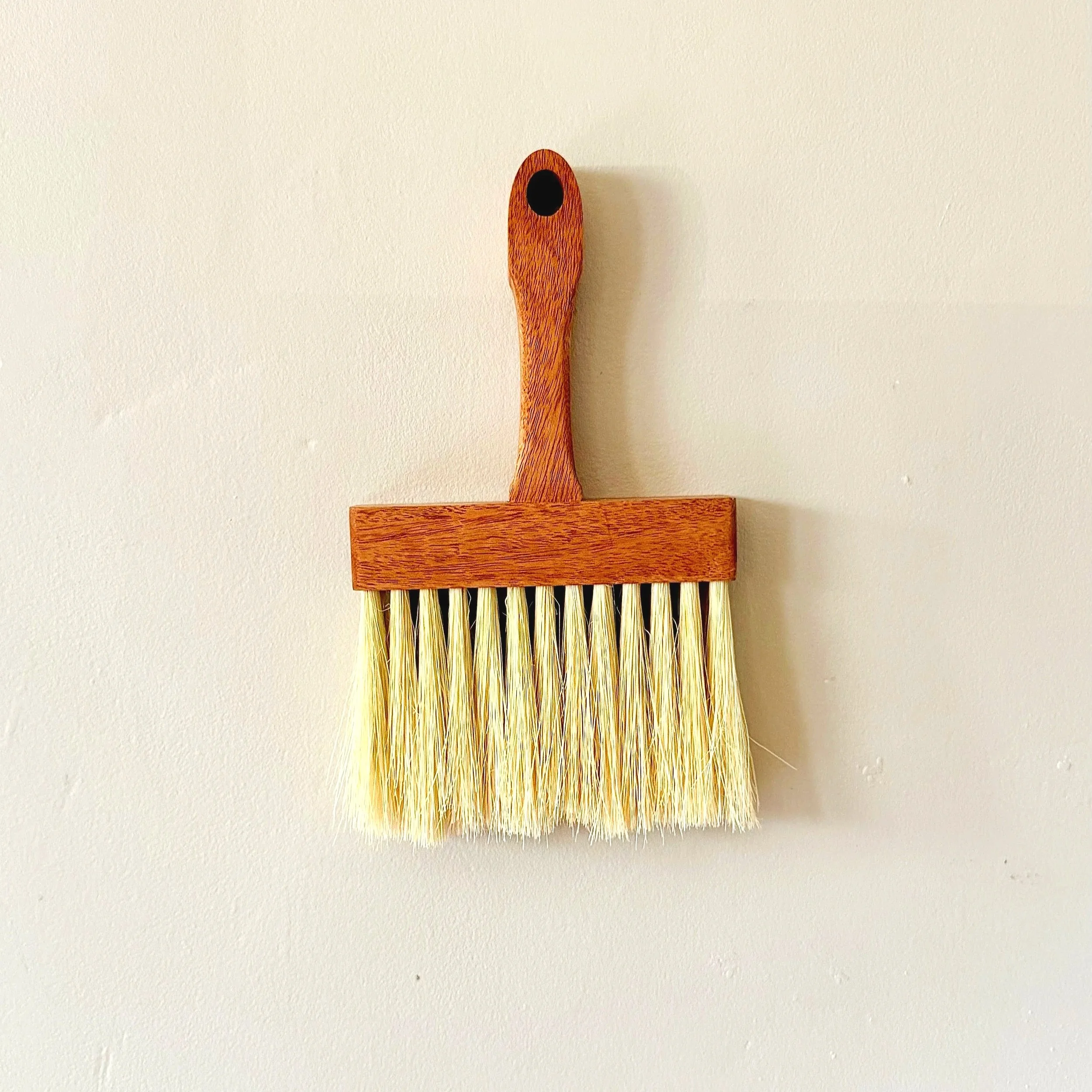 African Mahogany Hardwood Brush (Amara)