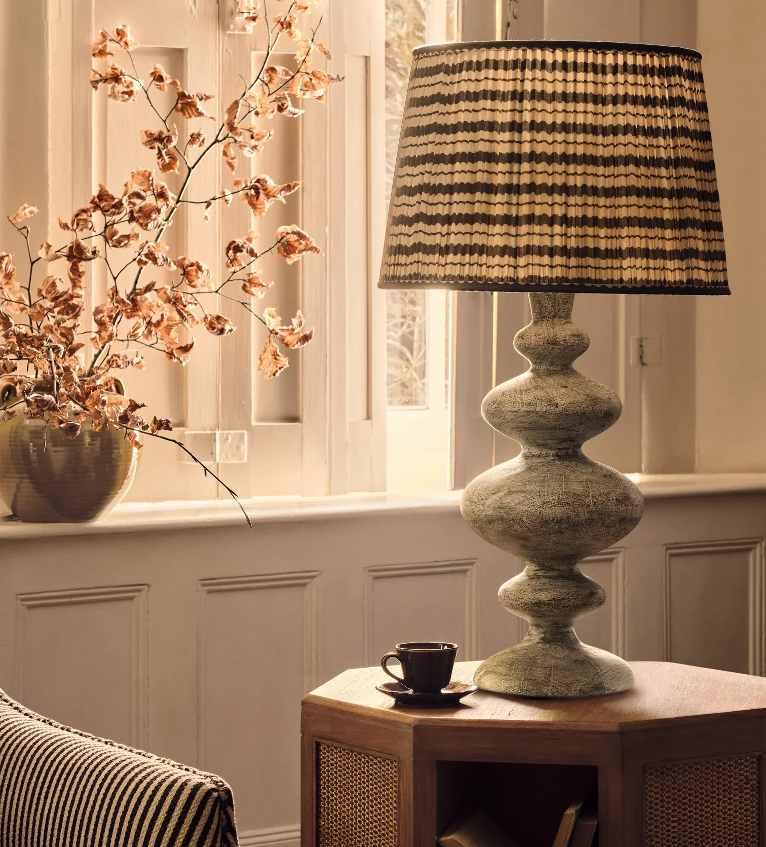 minerva-table-lamp-cloud-wash-a16149-2-12-1079-10-02.webp