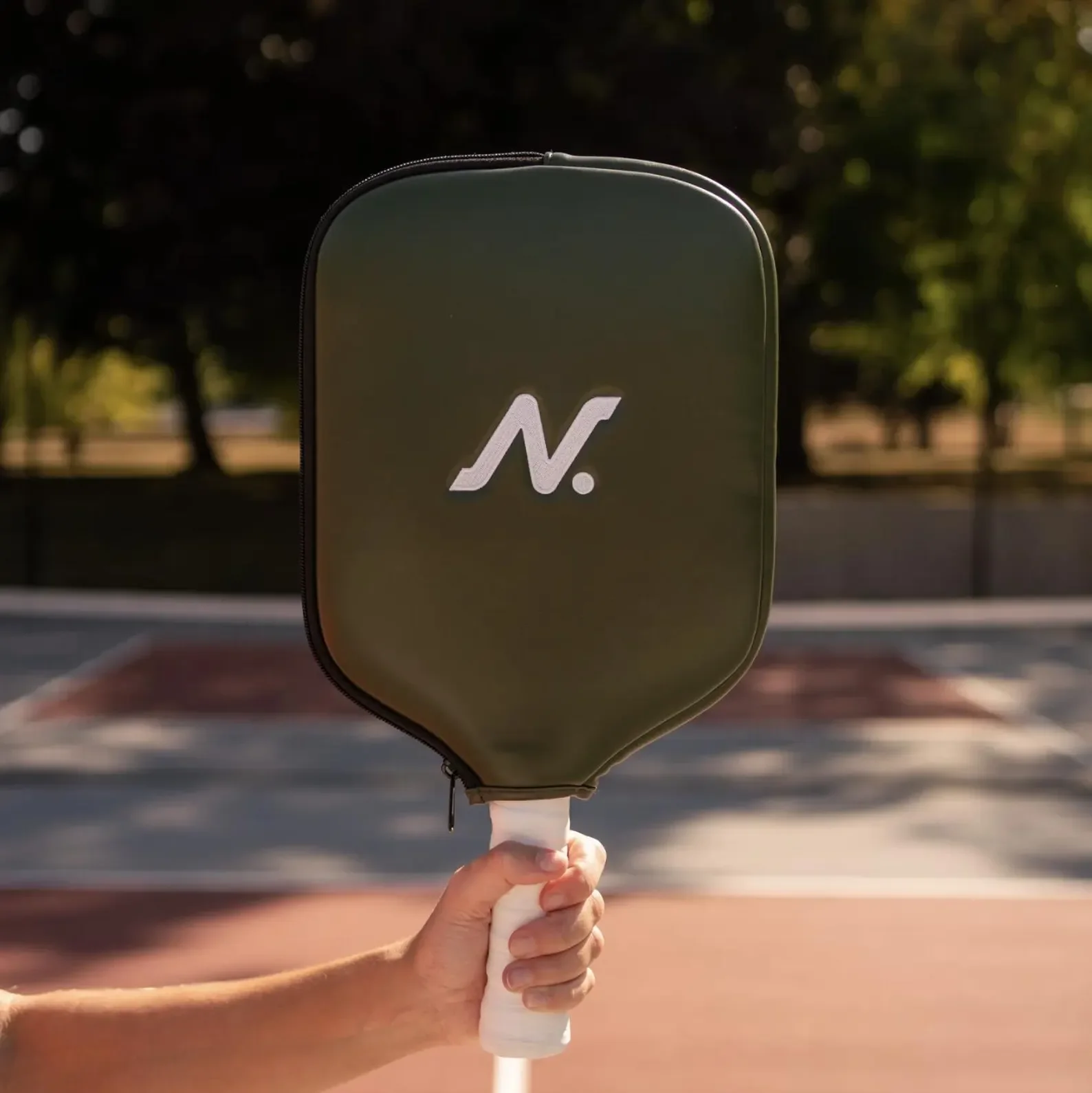 Neonami-PaddleCover-Green-N-court.webp