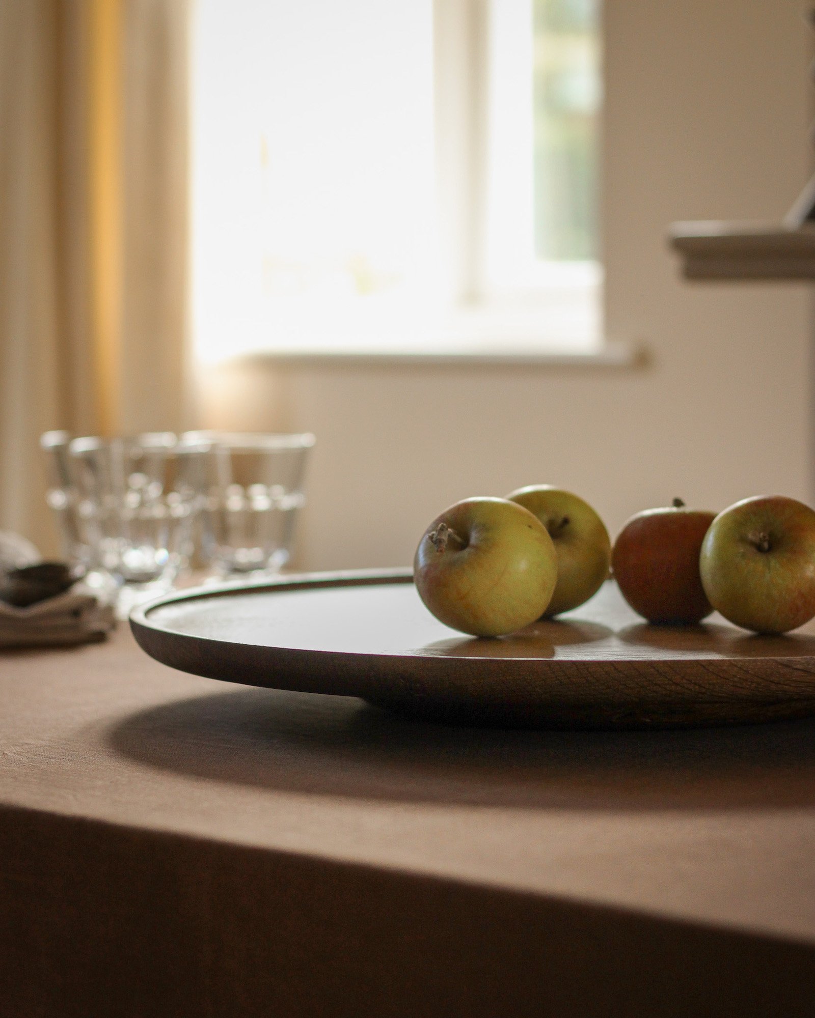 Close-up-platter-with-apples.jpg