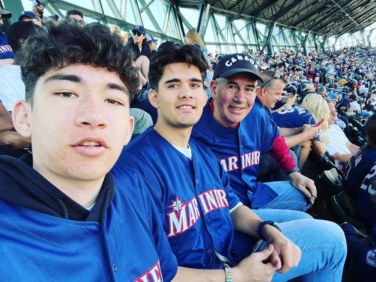 One of the best parts of summer is Seattle Mariners baseball ⚾️ and we are big fans 🎉

It is Gonzaga alumni day at Safeco Field 👨🏻&zwj;🎓

While Jessica is hosting an open house for our awesome Clients 🏡 the rest of the team is enjoying the game 