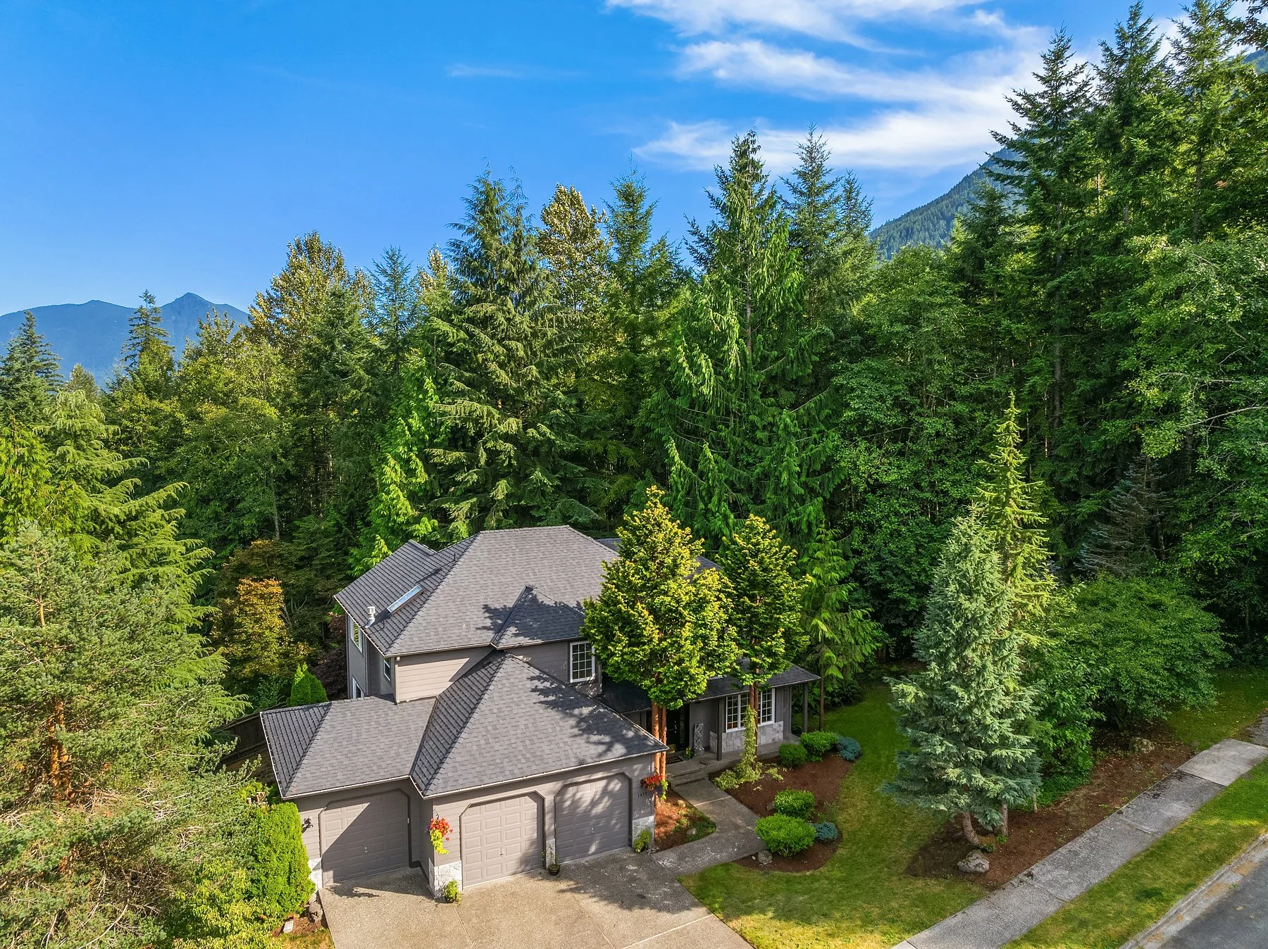 1477 SW 10th Street North Bend, WA (1).jpg