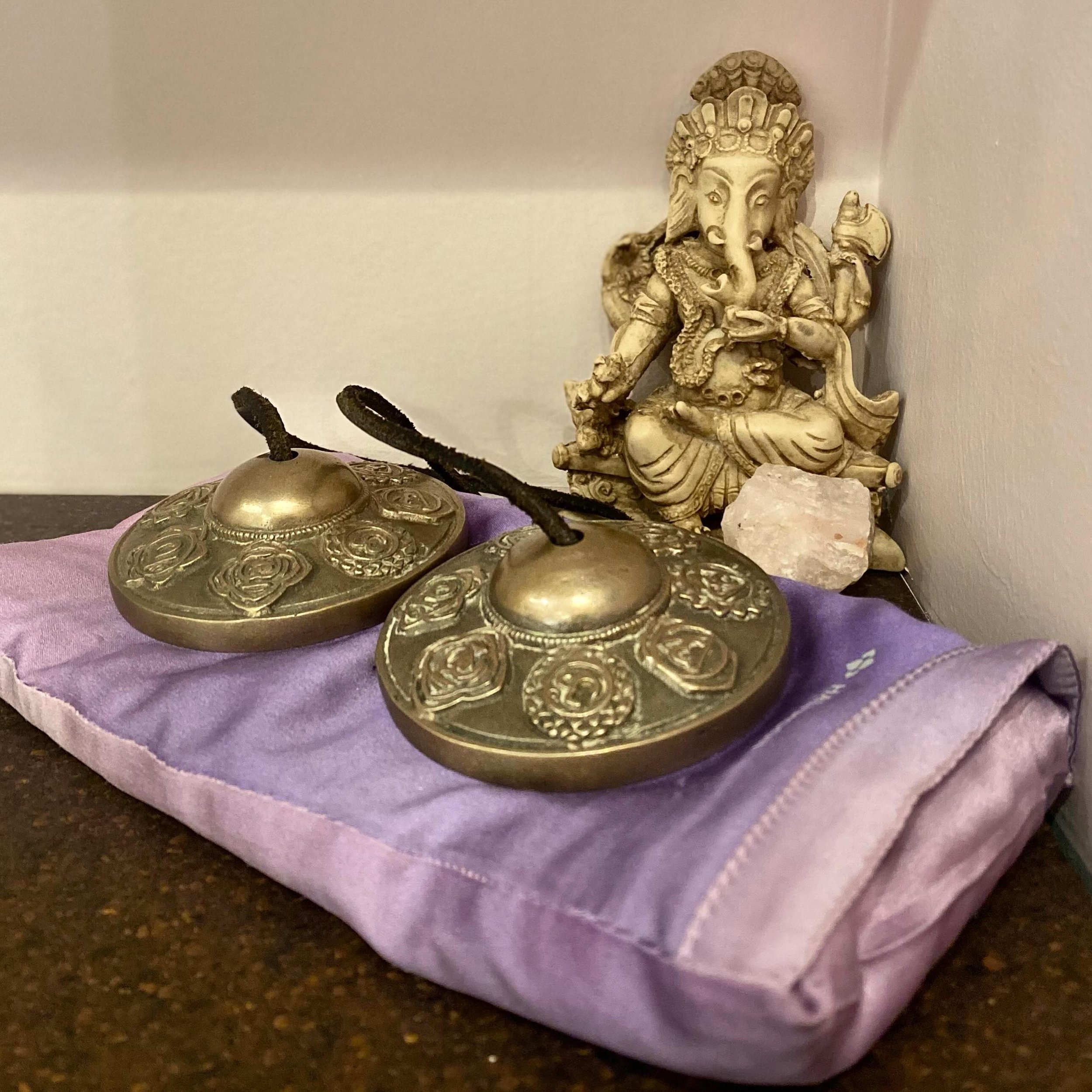 If you&rsquo;ve been to an #originalhotyoga class with @emilylovessprouts then you know this sound well! Usually played during our Savasana, this instrument in know as Tingsha Cymbs, or Tibetan Hand Cymbals. 

The sound waves generated by Tingsha Cym