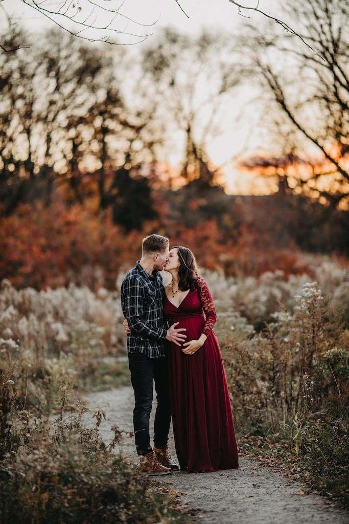 Golden hour maternity session in Acacia Reservation during fall season in Cleveland, Ohio.