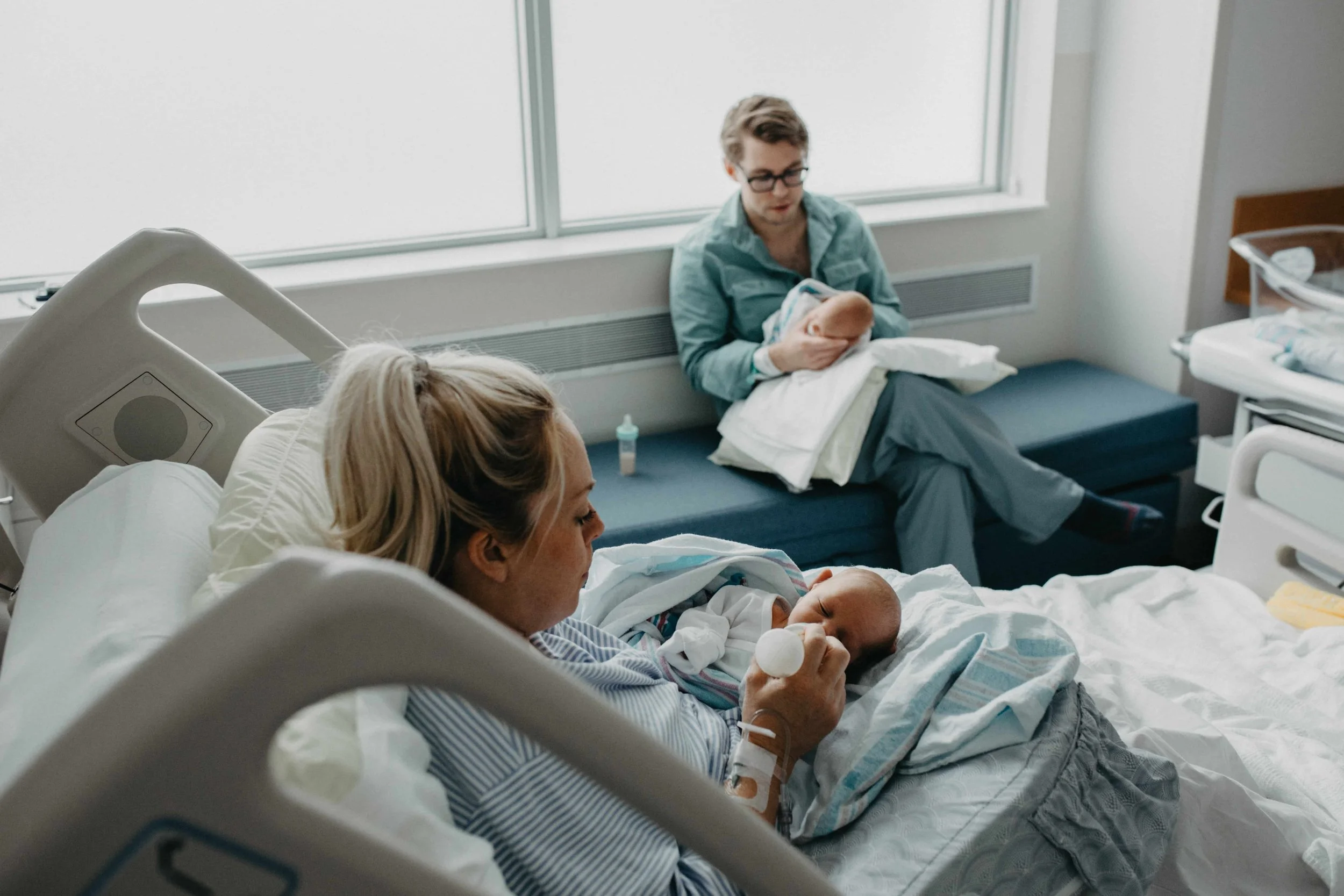 Real Moments: Fresh 48 Twin Feeding &amp; Family Bonding in Cleveland Hospital