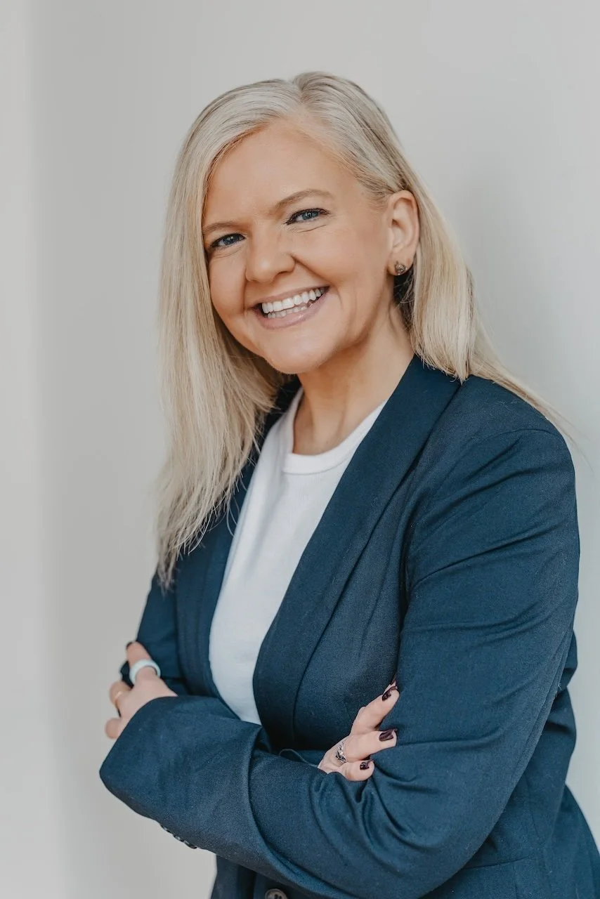 Professional business headshot in a photography studio located in Cleveland, Ohio by Agnes Szlapka 