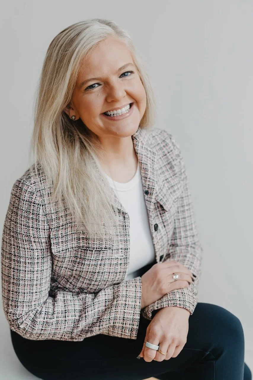 Professional business headshot in a photography studio located in Cleveland, Ohio by Agnes Szlapka 