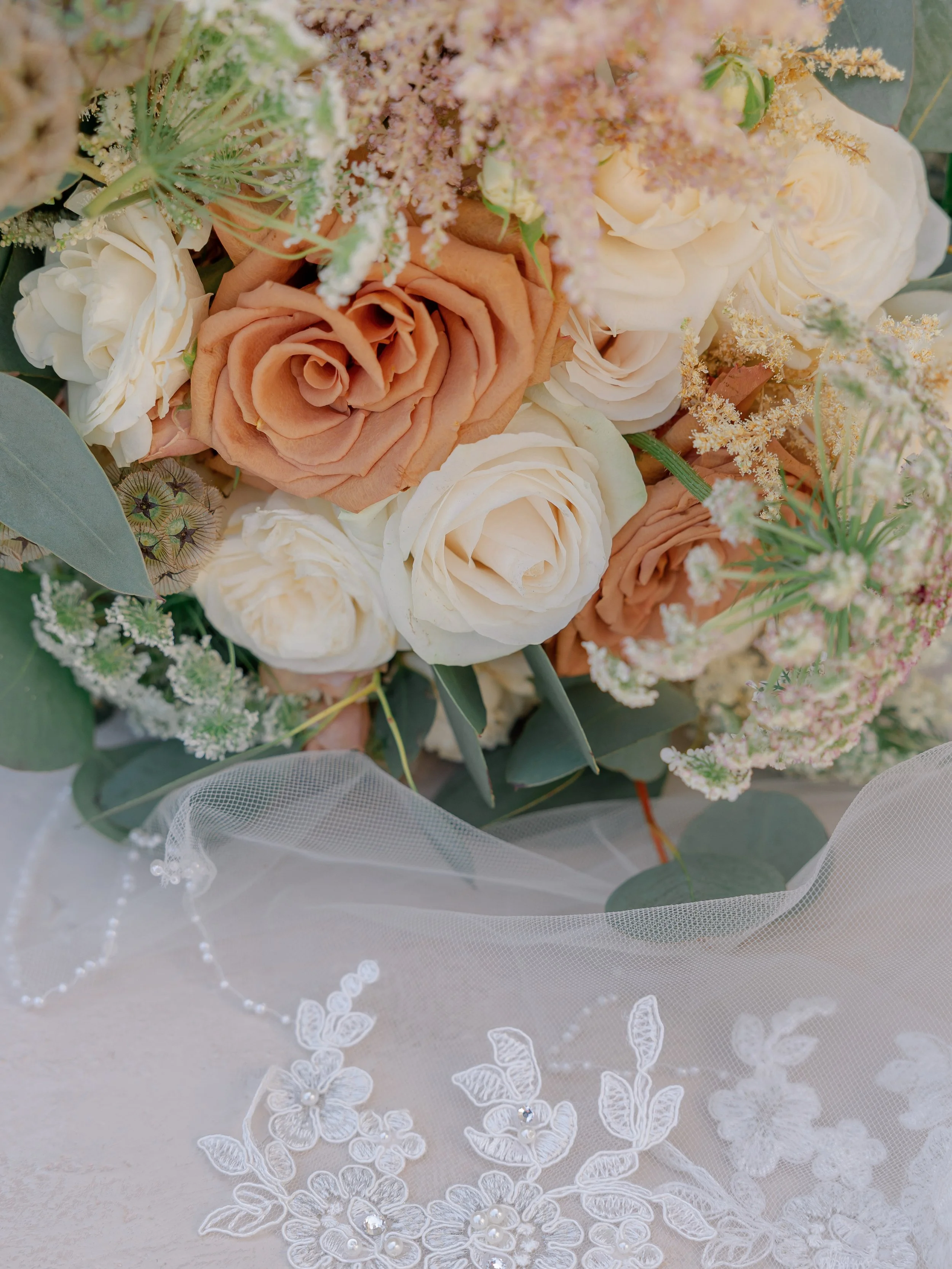 nikki_hildebrand_photography_sarah-peyton_bridal_details_2022-7-16_6.jpg