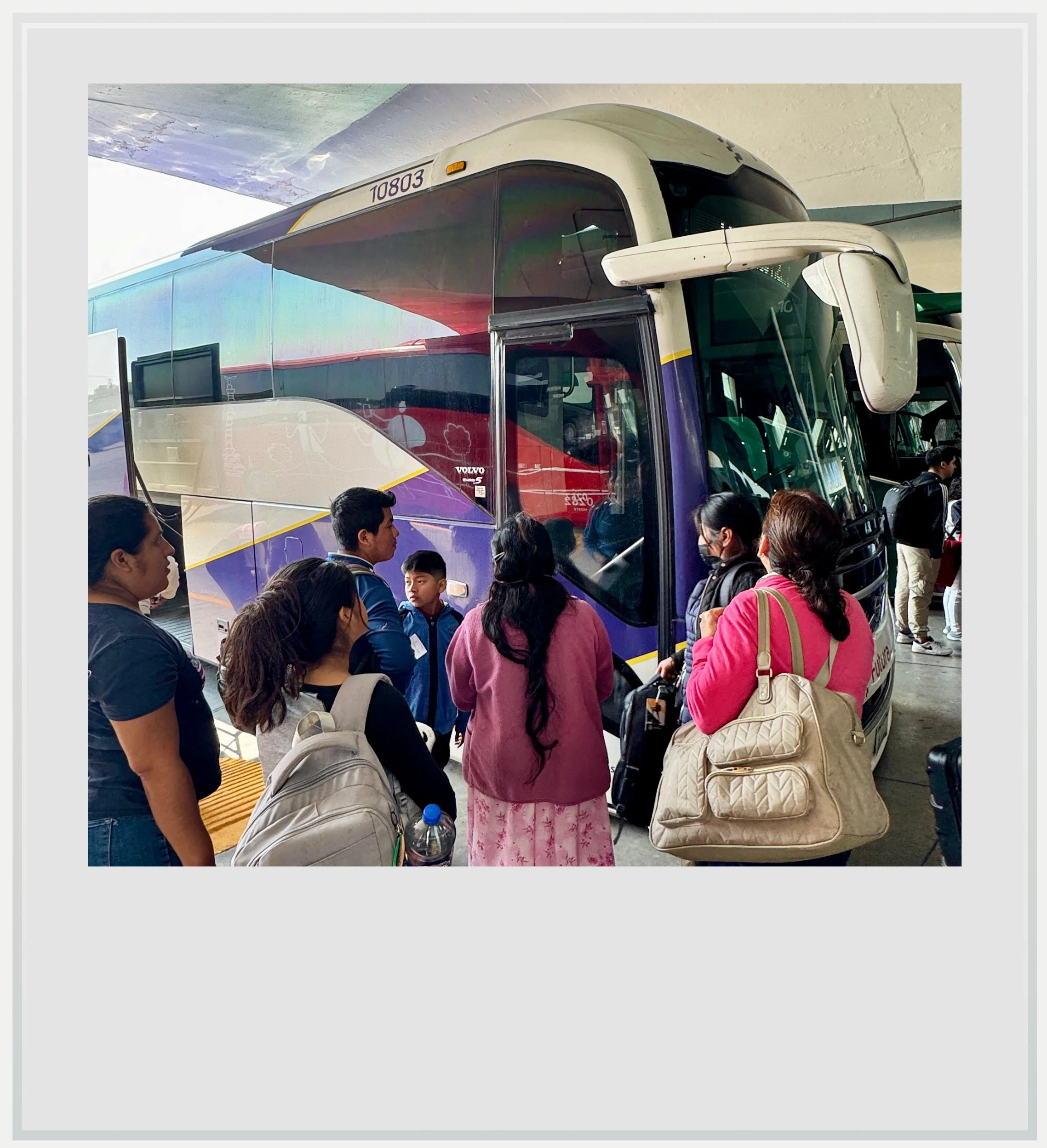 Boarding a Futura bus in CDMX.
