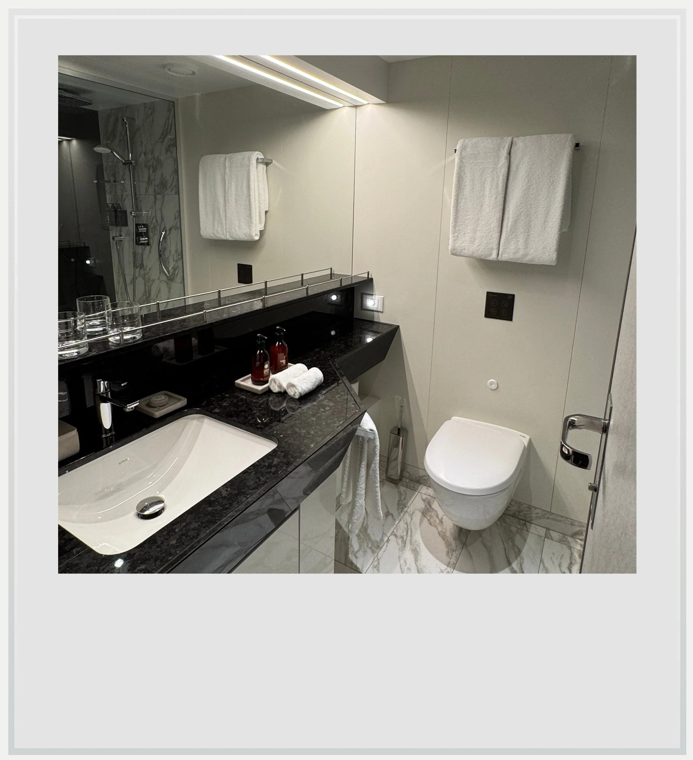 A classic suite bathroom on Explora I.