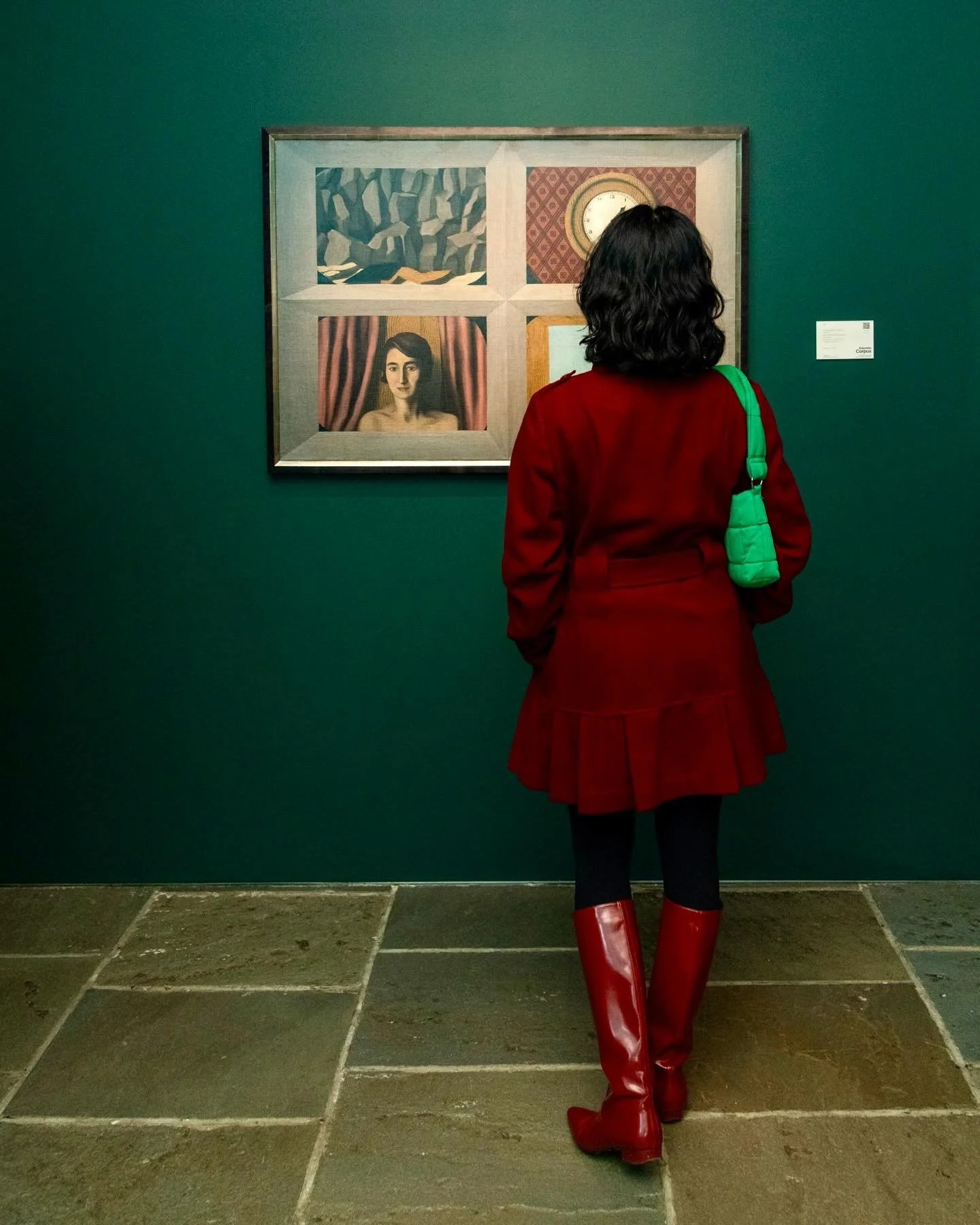 For a few weeks in November I had the privilege of 📸ing the opening of @sothebys debut at the Breuer building. Part of the job was looking at people looking at art, while also looking at people (the insane crowds) and looking at the art (last slide)