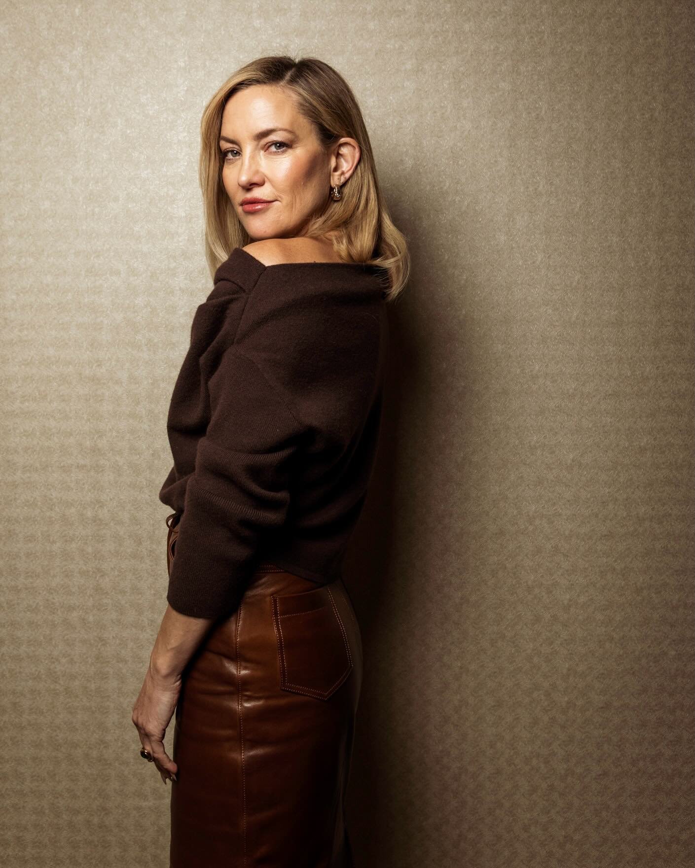 5 favorites from 5 minutes with the ✨ glowing ✨ @katehudson for @usatoday last month during the @focusfeatures @songsungbluefilm press tour 🎶💙⭐️&hearts;️

When speaking to reporter Bryan Alexander ahead of this shoot, the profile on Kate was focusi