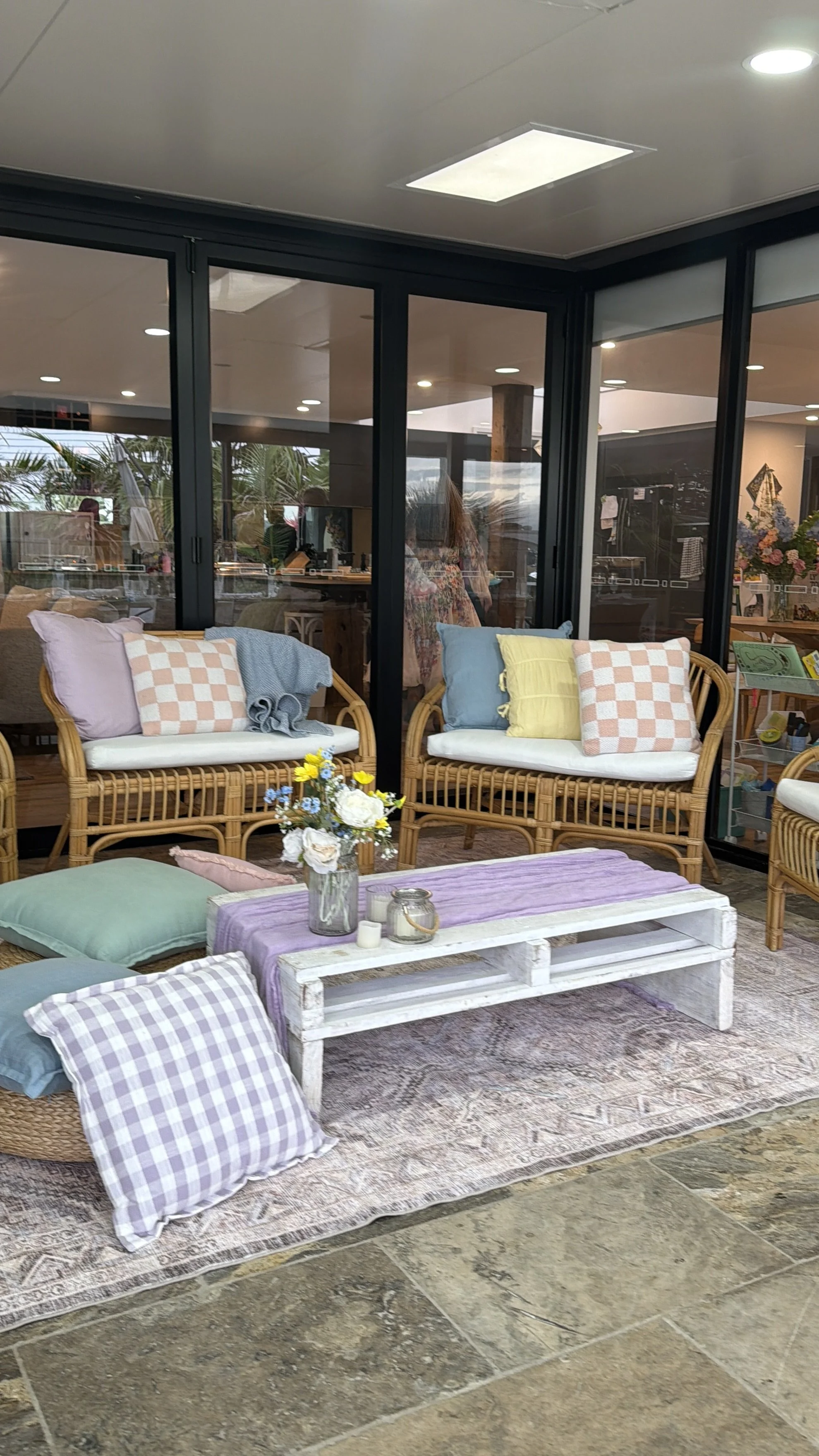 garden party picnic set up