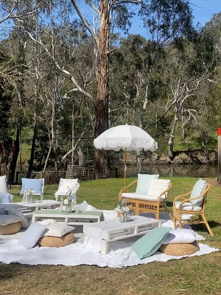 Our Garden Soir&eacute;e luxe picnic set up for a beautiful baby shower 🩵 

It was an absolute pleasure doing this set up for a repeat customer in their beautiful backyard. What an amazing way to elevate a celebration at your home✨

DM us for more i