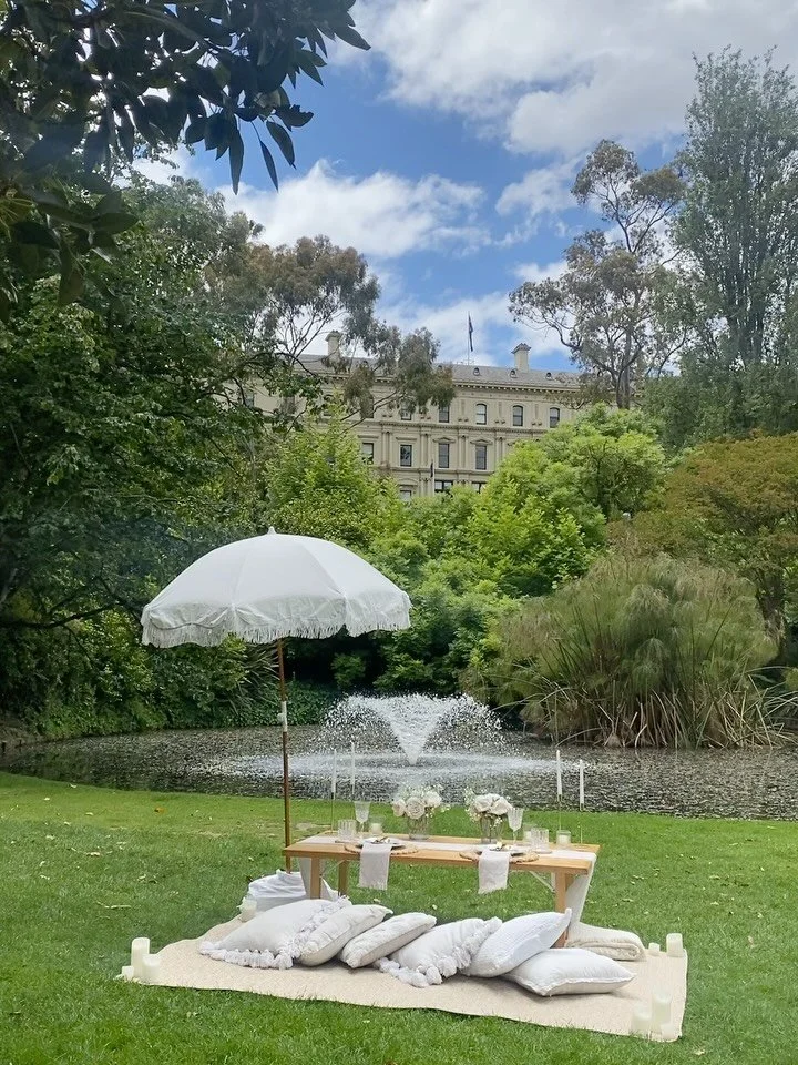 The perfect ending to a day of discovery ✨ Our luxe picnic set up waiting at the end of your @amazingco.melbourne Mystery Picnic in Melbourne🏙️

#mysterypicnic #popuppicnic melbournepicnic