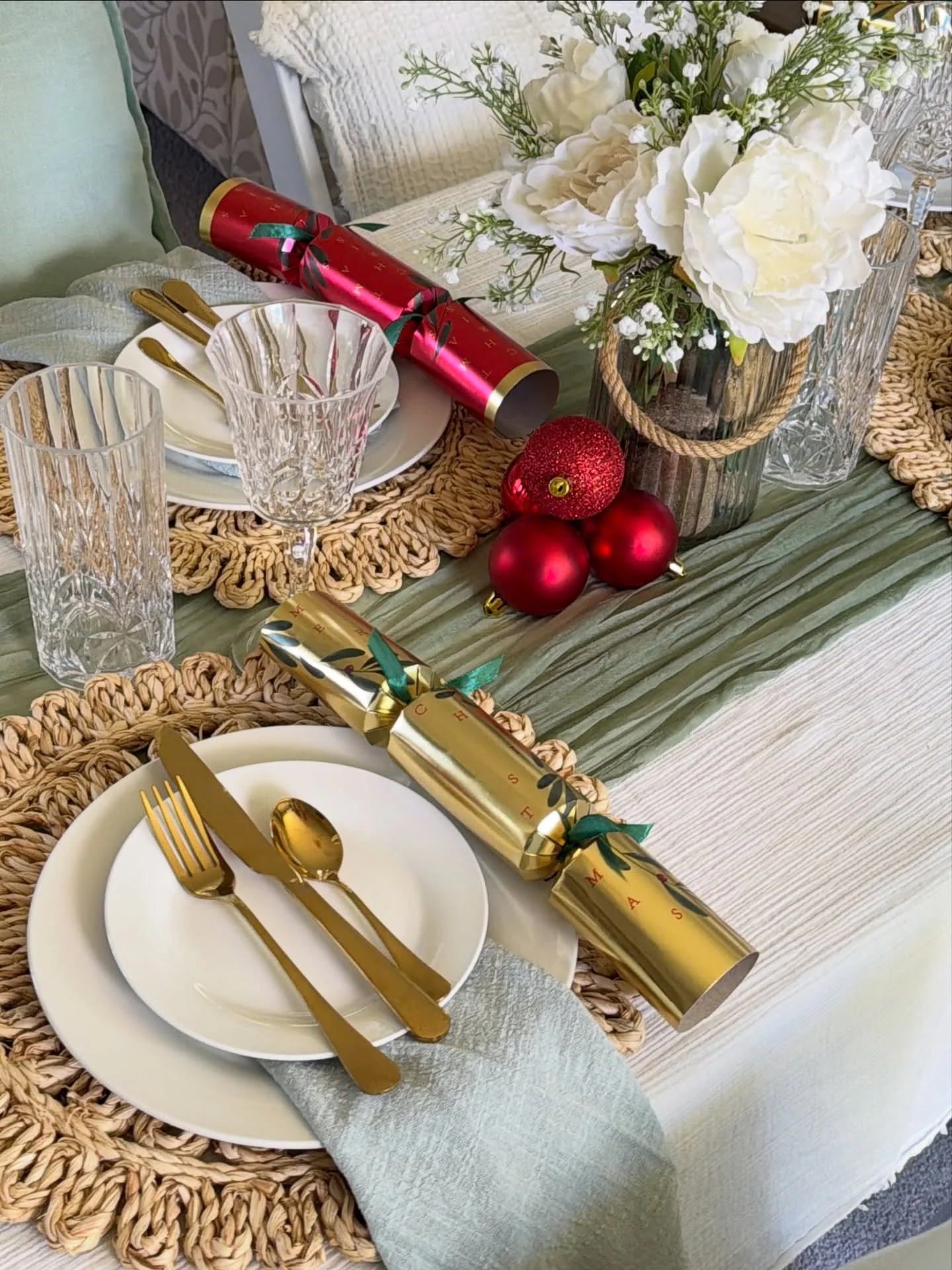 Absolutely loved setting up this Christmas themed Elevated Picnic, still will all the Christmas joy in January🎄

#popuppicnic #luxepicnic #christmaspicnic