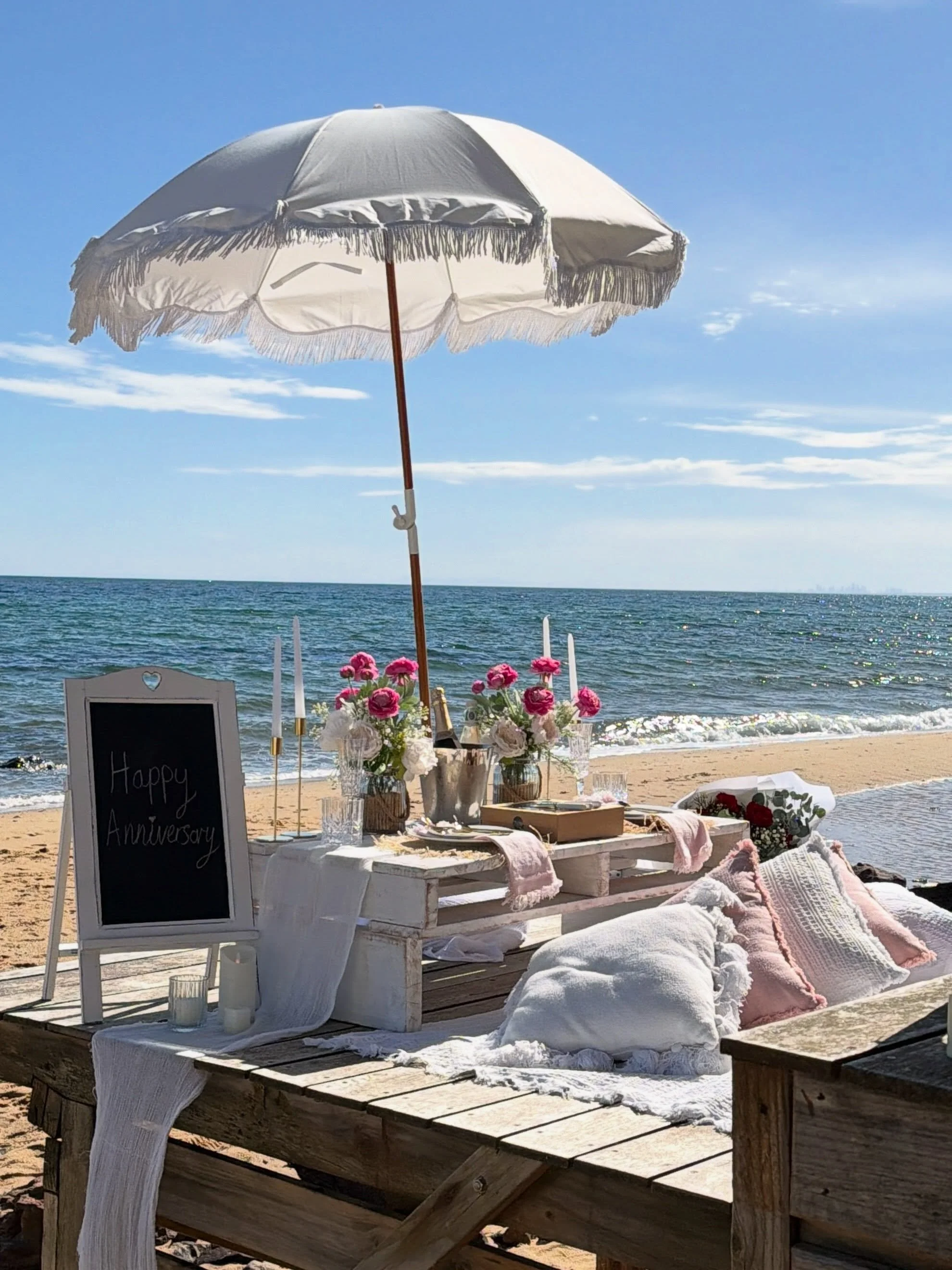 Our favourite setup, in our favourite location 🤩

The Picnic Proposal Package in our private beach box creates the perfect setting for an unforgettable proposal, all year round. Quiet. Romantic. Truly special.

Ready to plan your perfect moment? DM 