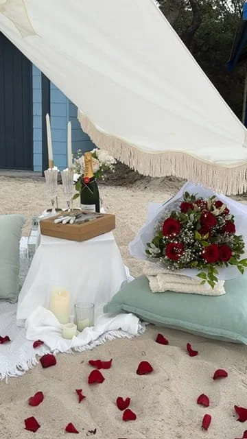 luxe picnic on beach