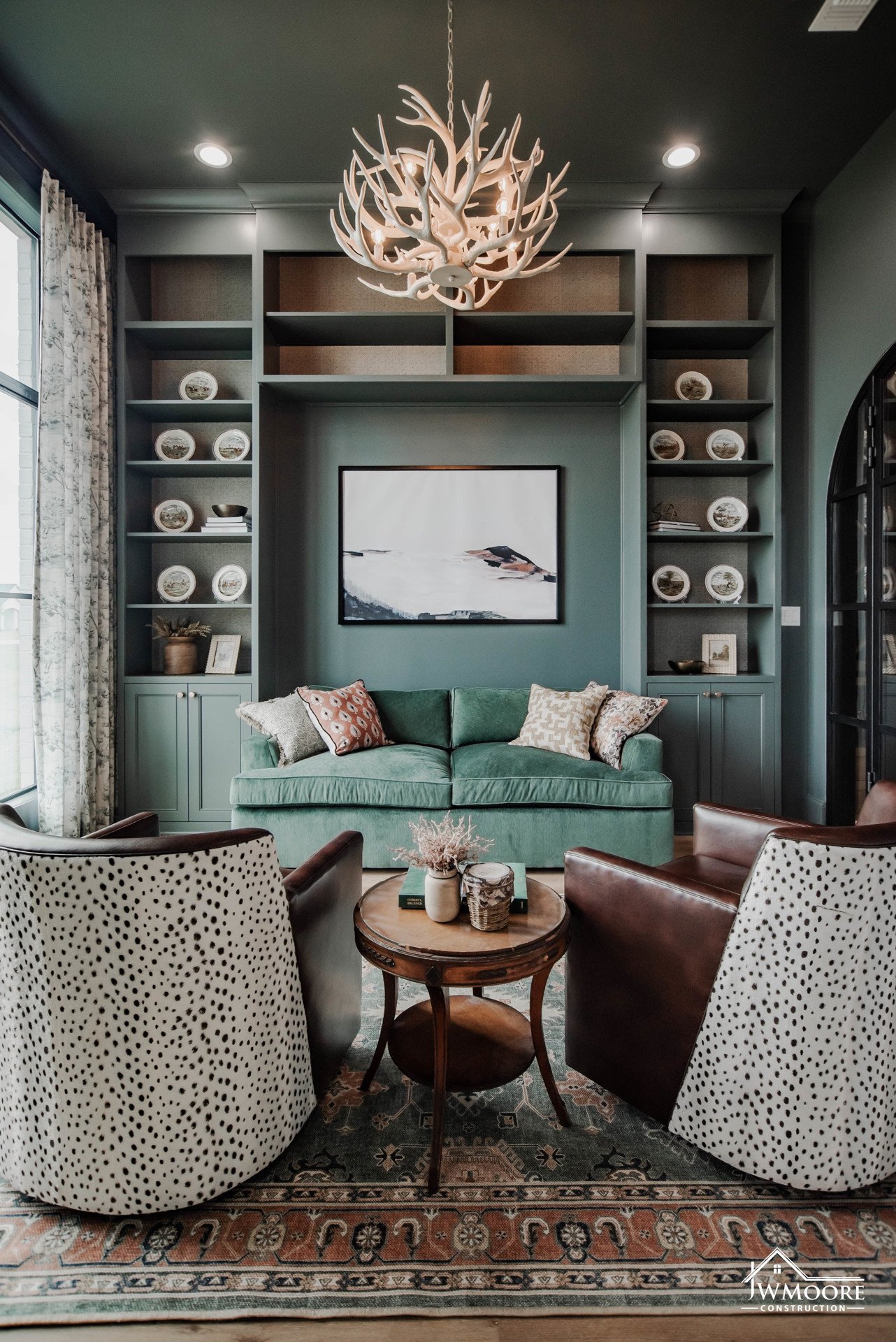 Sophisticated custom cabinets to elevate your home’s look