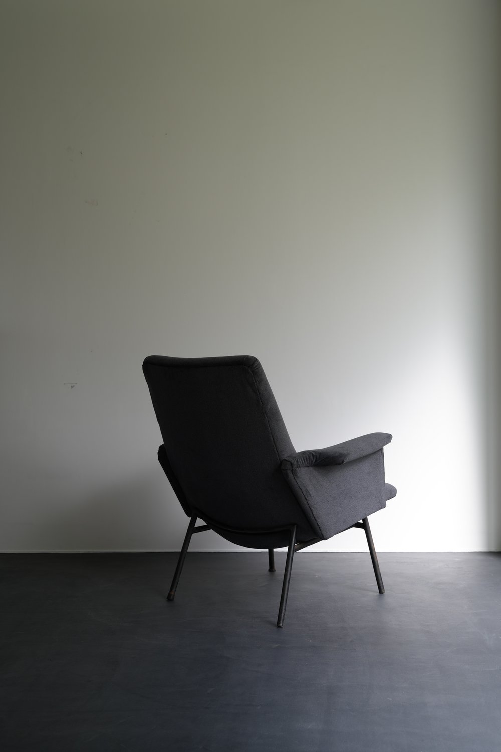 SK660 arm chair by Pierre Guariche | Swanky Systems