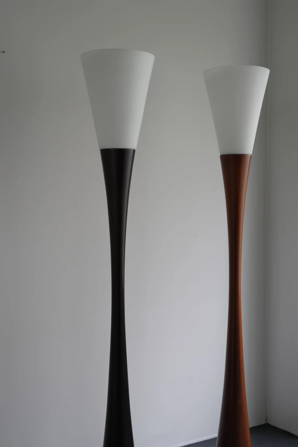 Joseph-André Motte J1 Floor Lamp — ombre