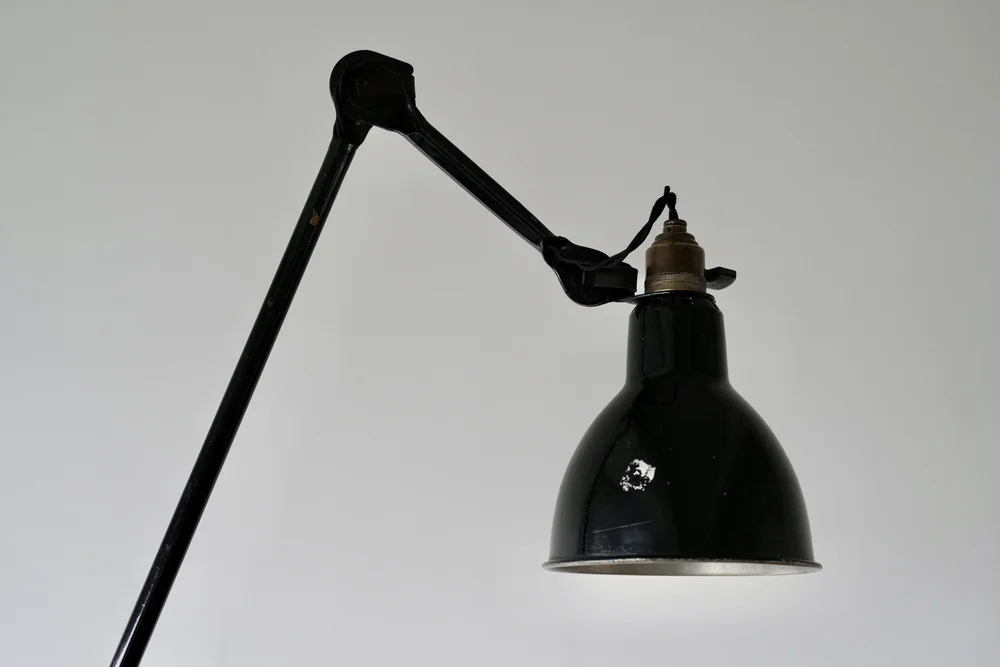 La Lampe Gras グラ 作品集 ランプ バウハウス コルビュジエ ルコルビュジェのランプ、アンティークランプグラについて