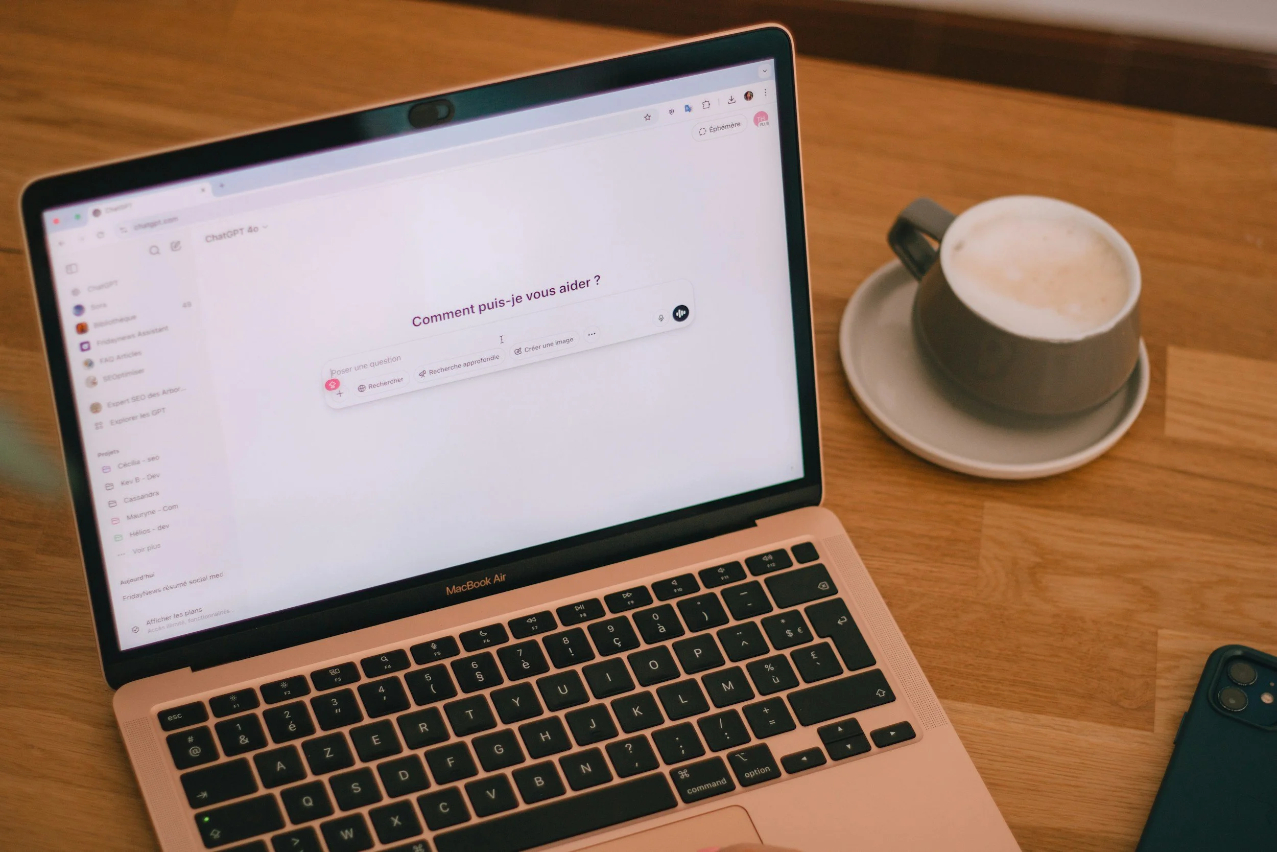 The New HR Crisis: When Employees Use ChatGPT as their "Off-Label" Therapist
