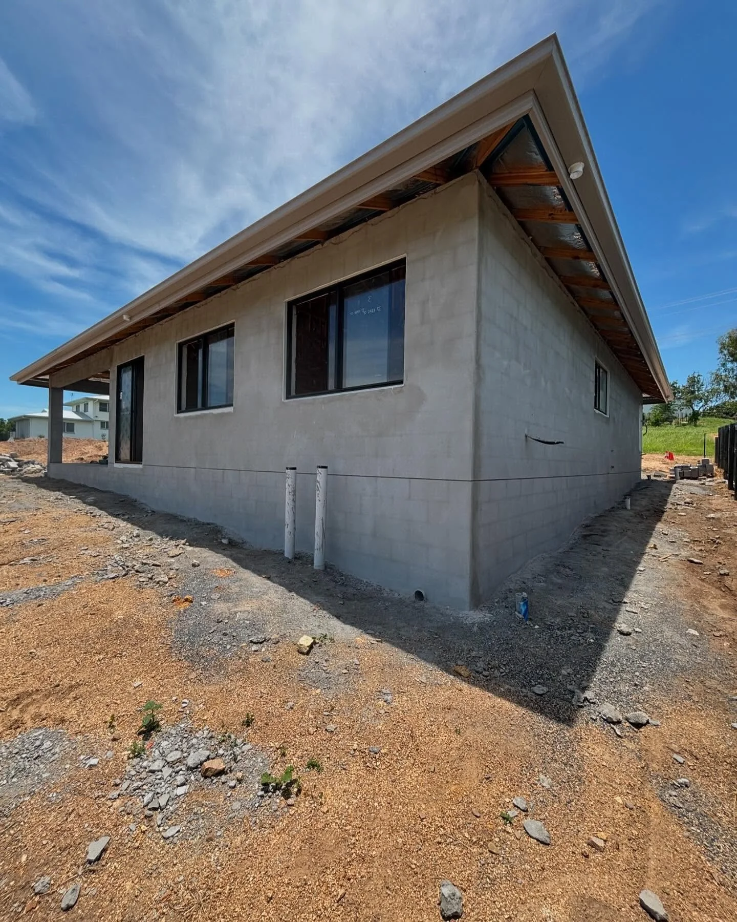 Another @gjgardnerhomes_whitsunday too start the year lots of sweat going into just about any intensity of work outside at the moment! 🤘 #stayhydrated #farnorthqueensland