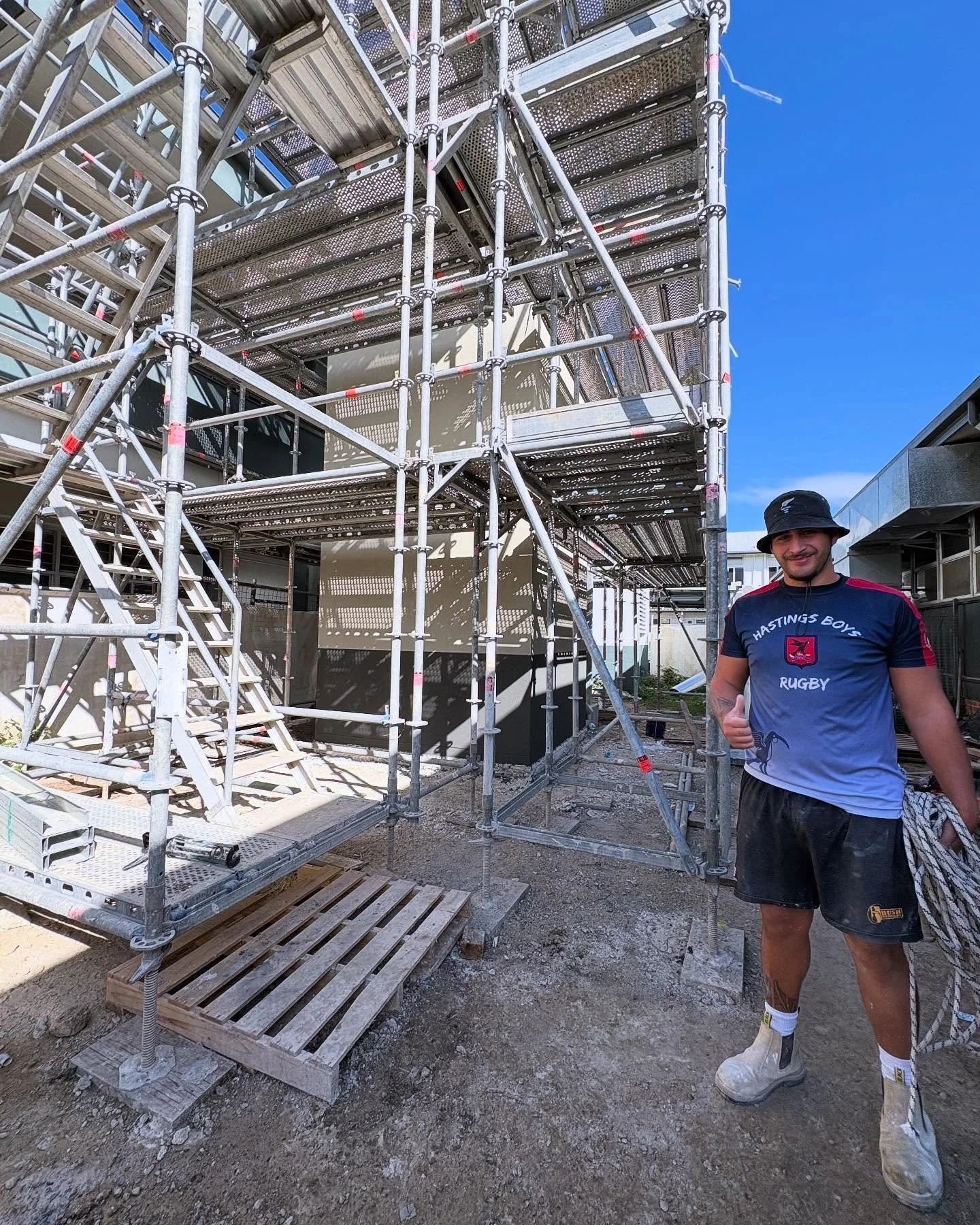 Got that Friday feeling! 🤘 @duluxacratex