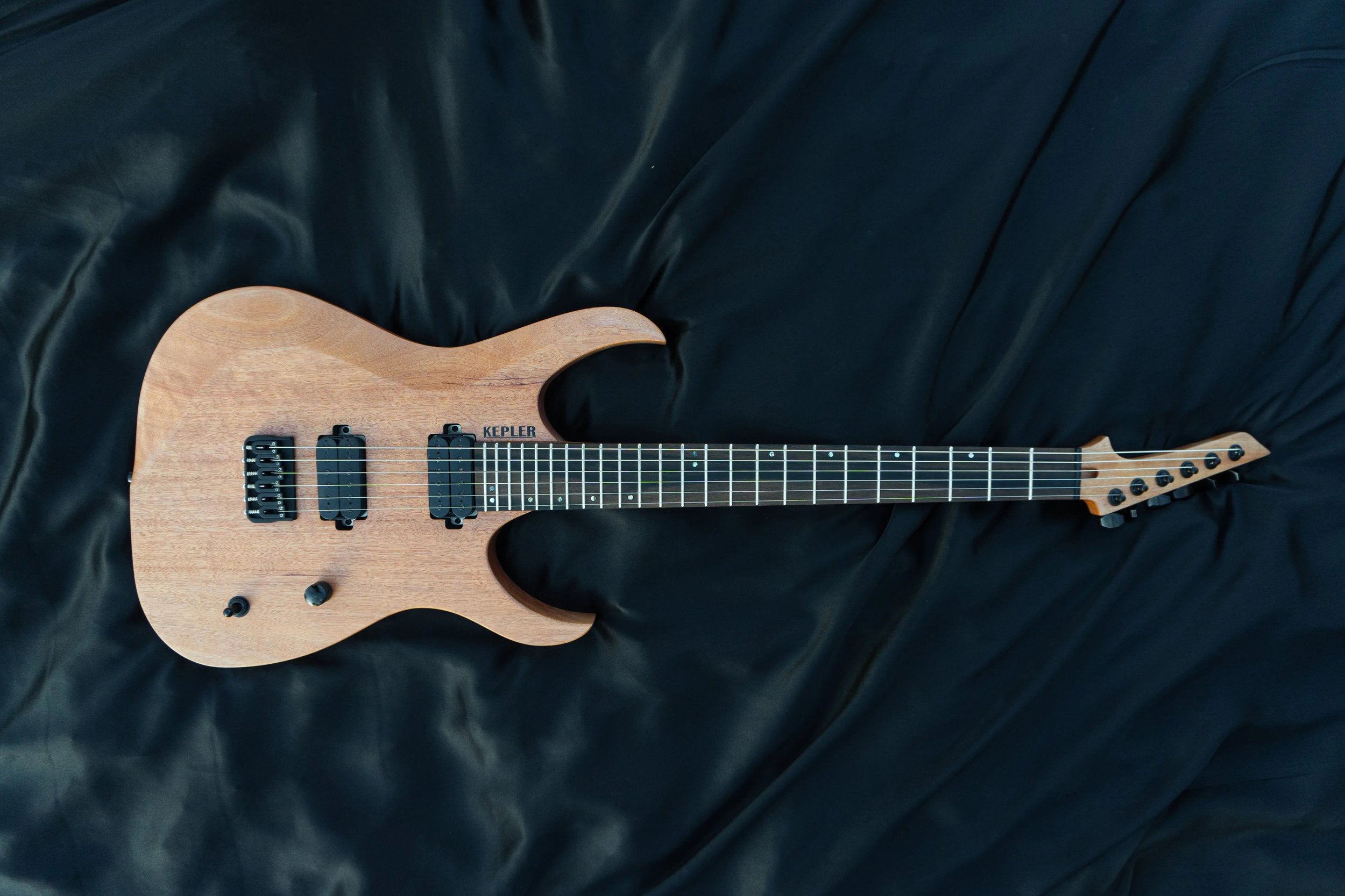 CUSTOM SHOP TITAN 6