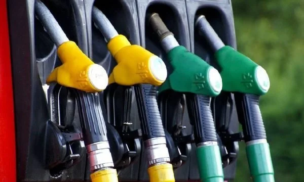Εκπιπτόμενες Δαπάνες Καυσίμων &amp; ΦΠΑ Πλήρης Οδηγός για Επιχειρήσεις &amp; Επαγγελματίες (2025)            💬Στήλη Taxlens