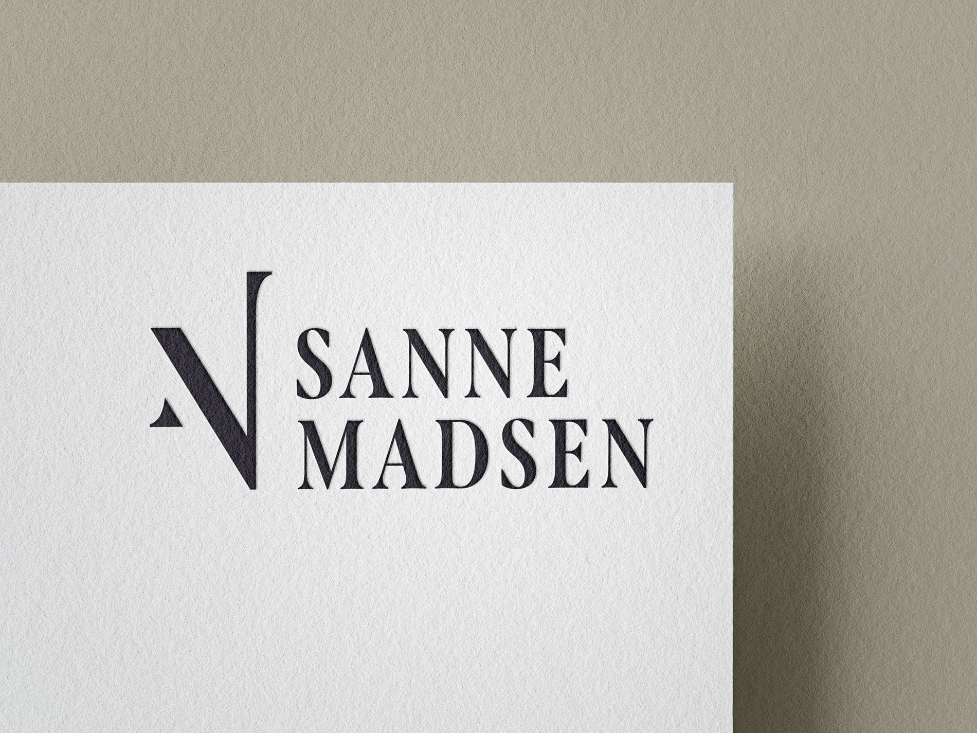 Sanne-Madsen-logo-mockup.jpg