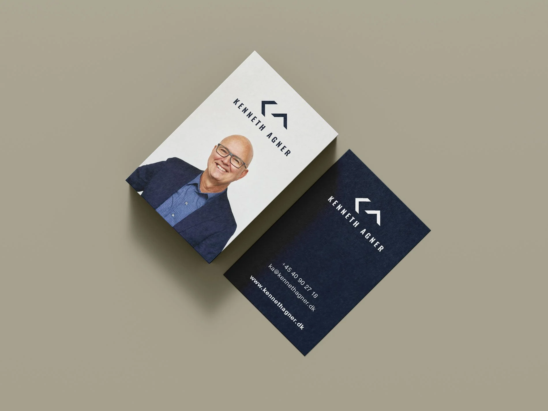 Kenneth-Agner-business-card-mockup.jpg