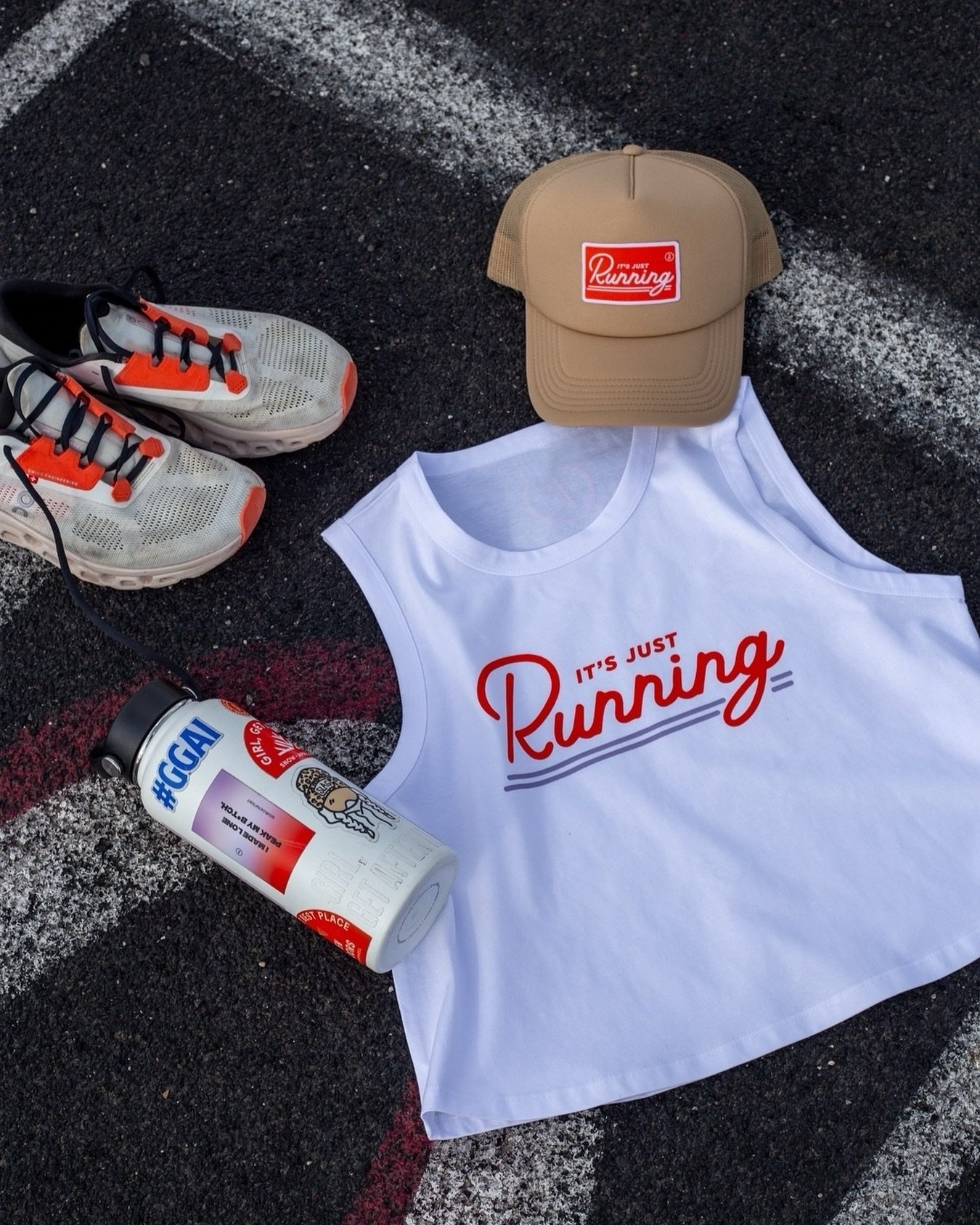 MINI-DROP 💥
Shop our retro-inspired collection of hats and tanks to hit the trail, pound the pavement and remember that running really is just for the fun of it.
⠀⠀⠀⠀⠀⠀⠀⠀⠀
@on shoes not included. While supplies last 👟
.
#GIRLGETAFTERIT #runnergirl 