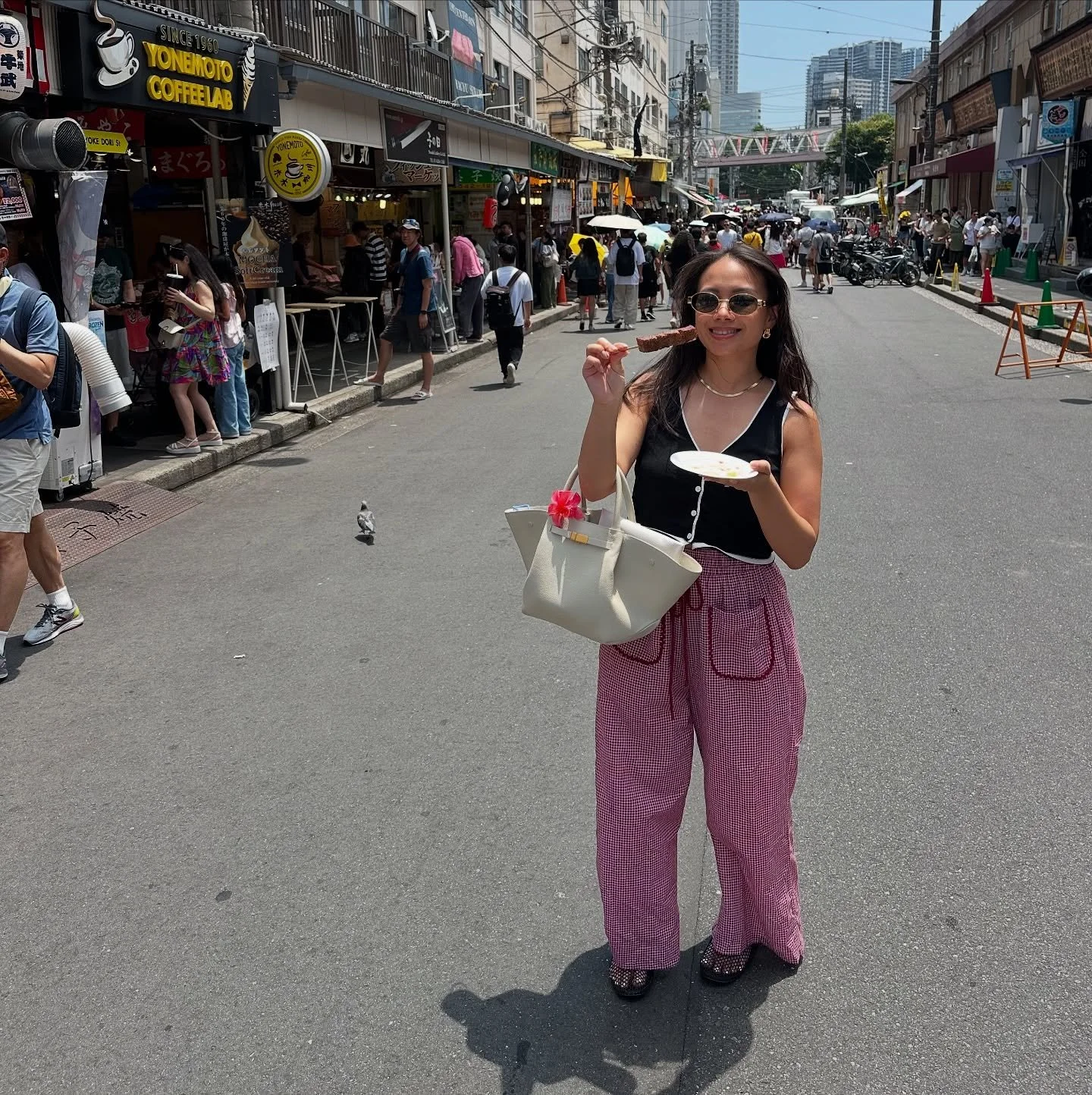 Cimu alteration magic in action ✨ The lovely @emeverywhere_ proves that perfectly hemmed pants can make you feel as stunning as you look❤️❤️

#clothingalterations #perfectfit #pantsthemming #NYCfashion #alterations #tailoring #stunning #outfittransfo